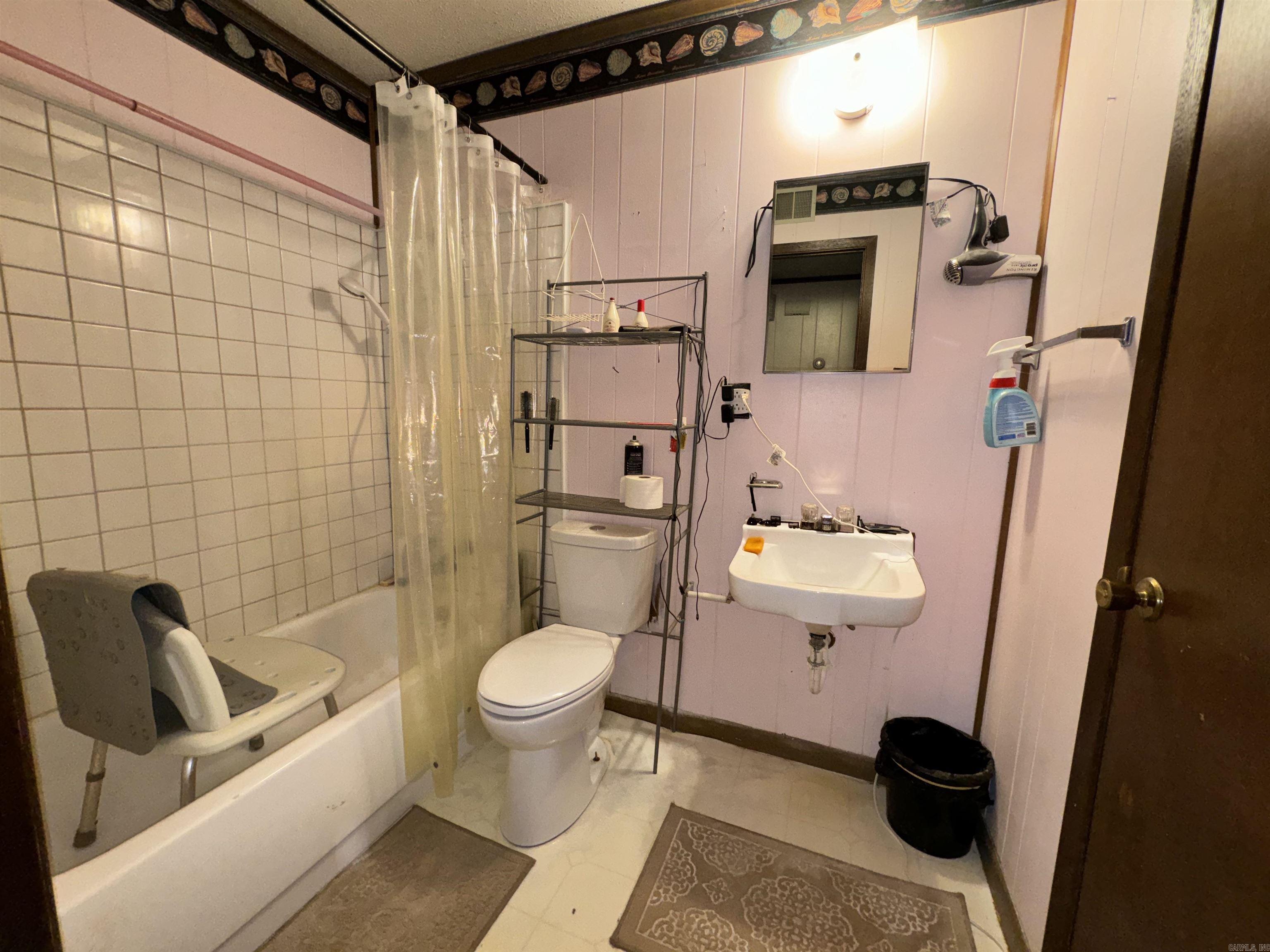 PLEASANT HOMES ADDN - Residential