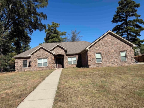 Photo of 805 Fairway DR, Pine Bluff, AR 71603 (MLS # 26042408)