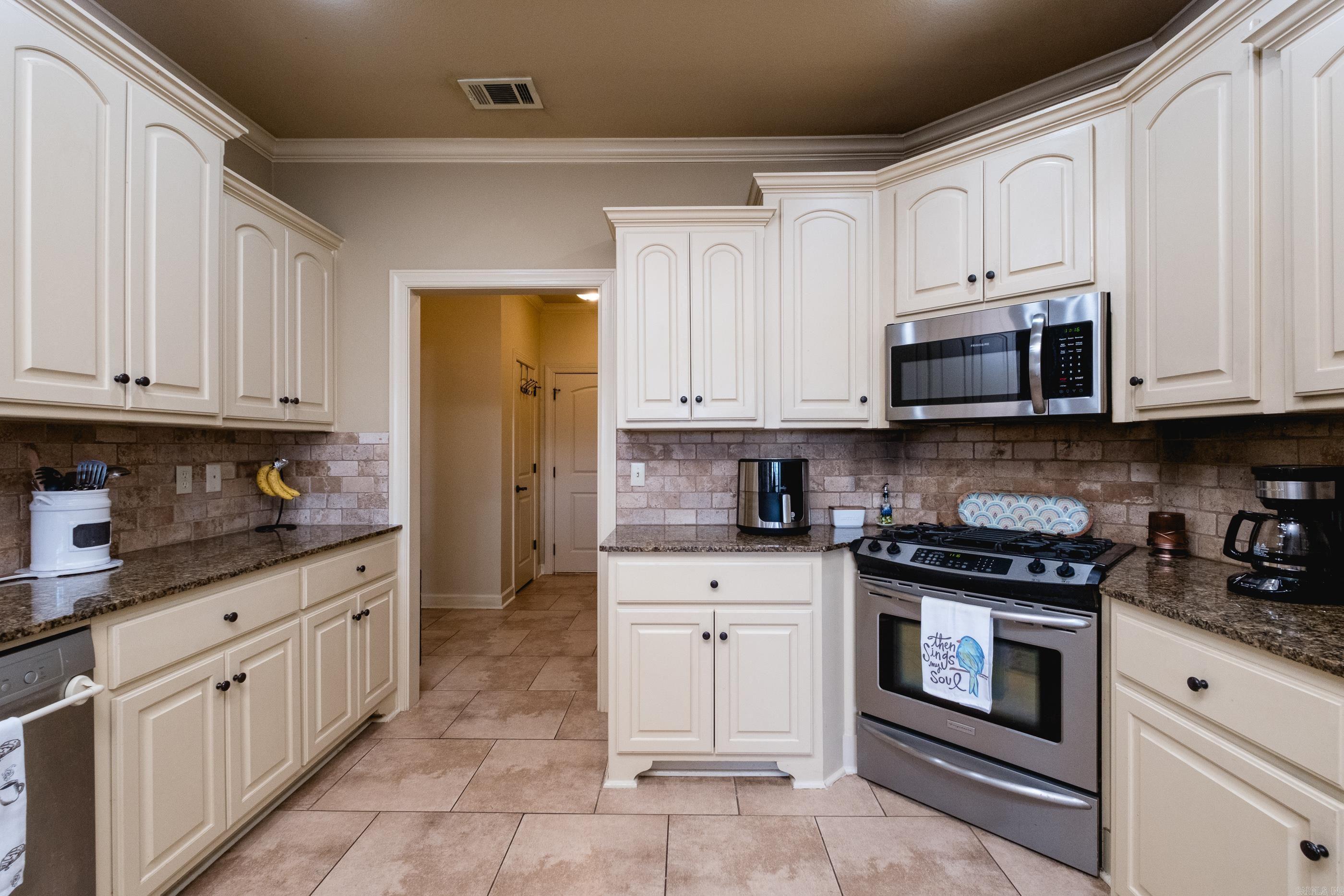 CHENAL VALLEY EPERNAY PLACE - Residential