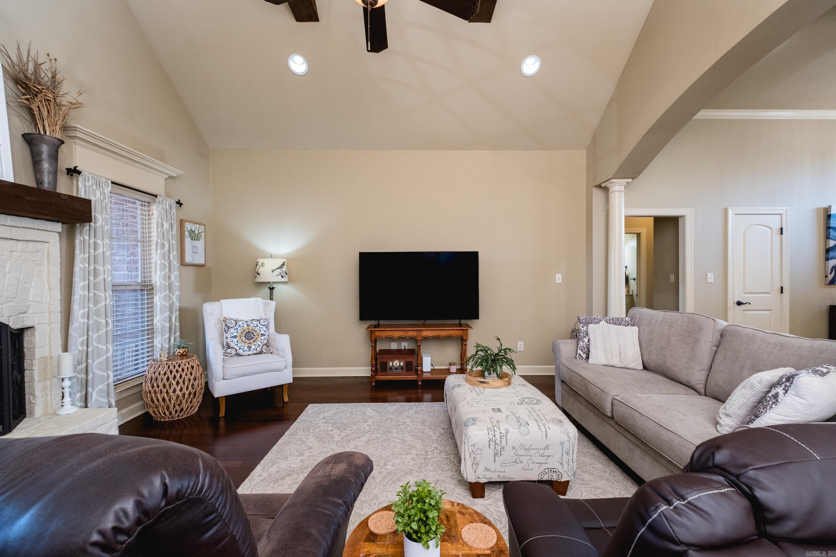 CHENAL VALLEY EPERNAY PLACE - Residential