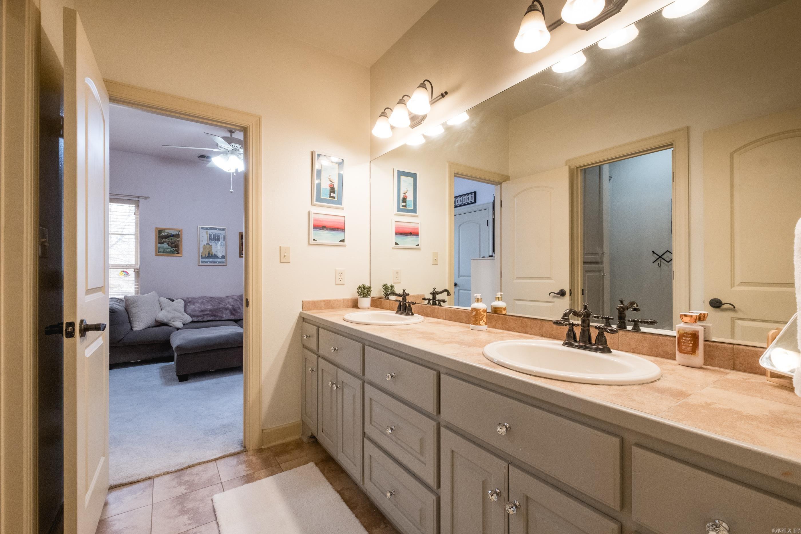 CHENAL VALLEY EPERNAY PLACE - Residential