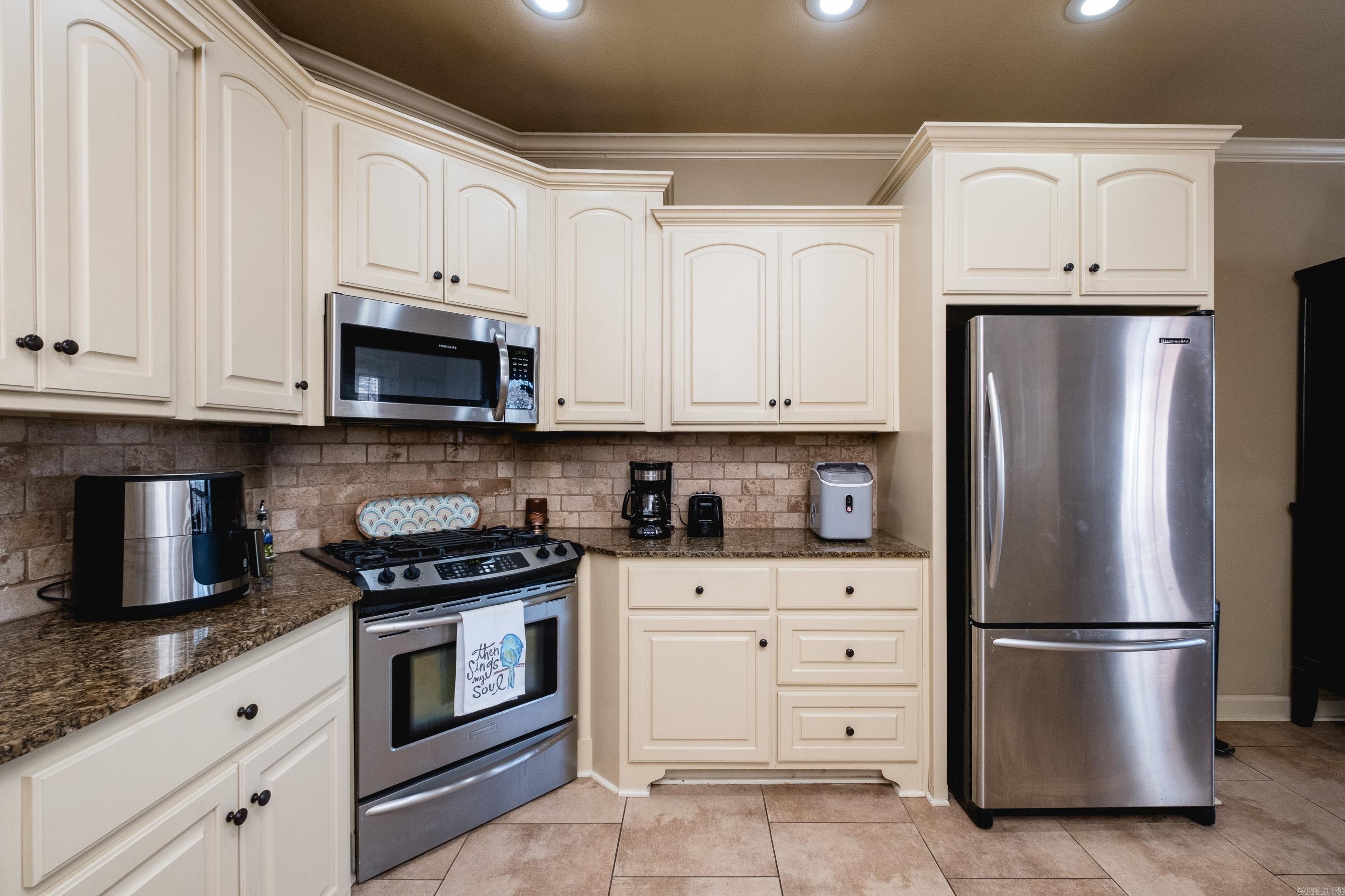 CHENAL VALLEY EPERNAY PLACE - Residential