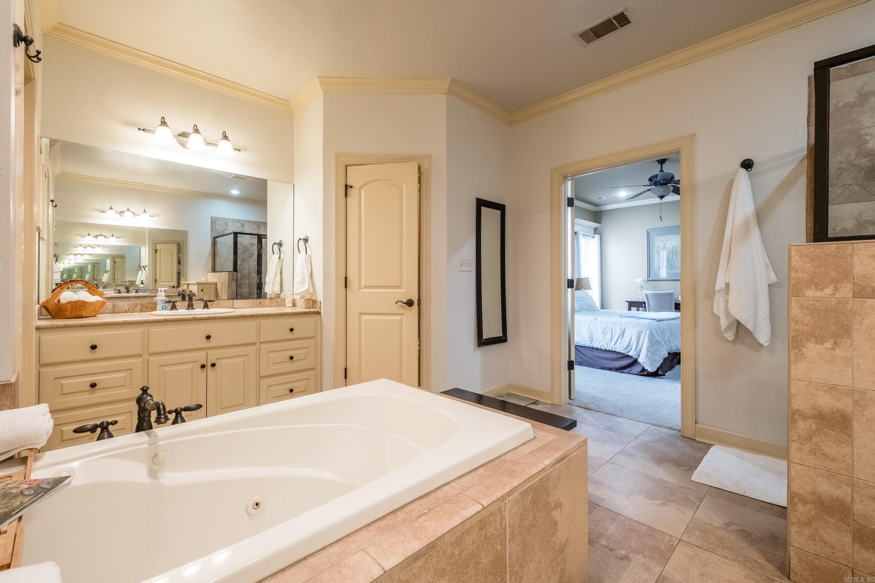 CHENAL VALLEY EPERNAY PLACE - Residential