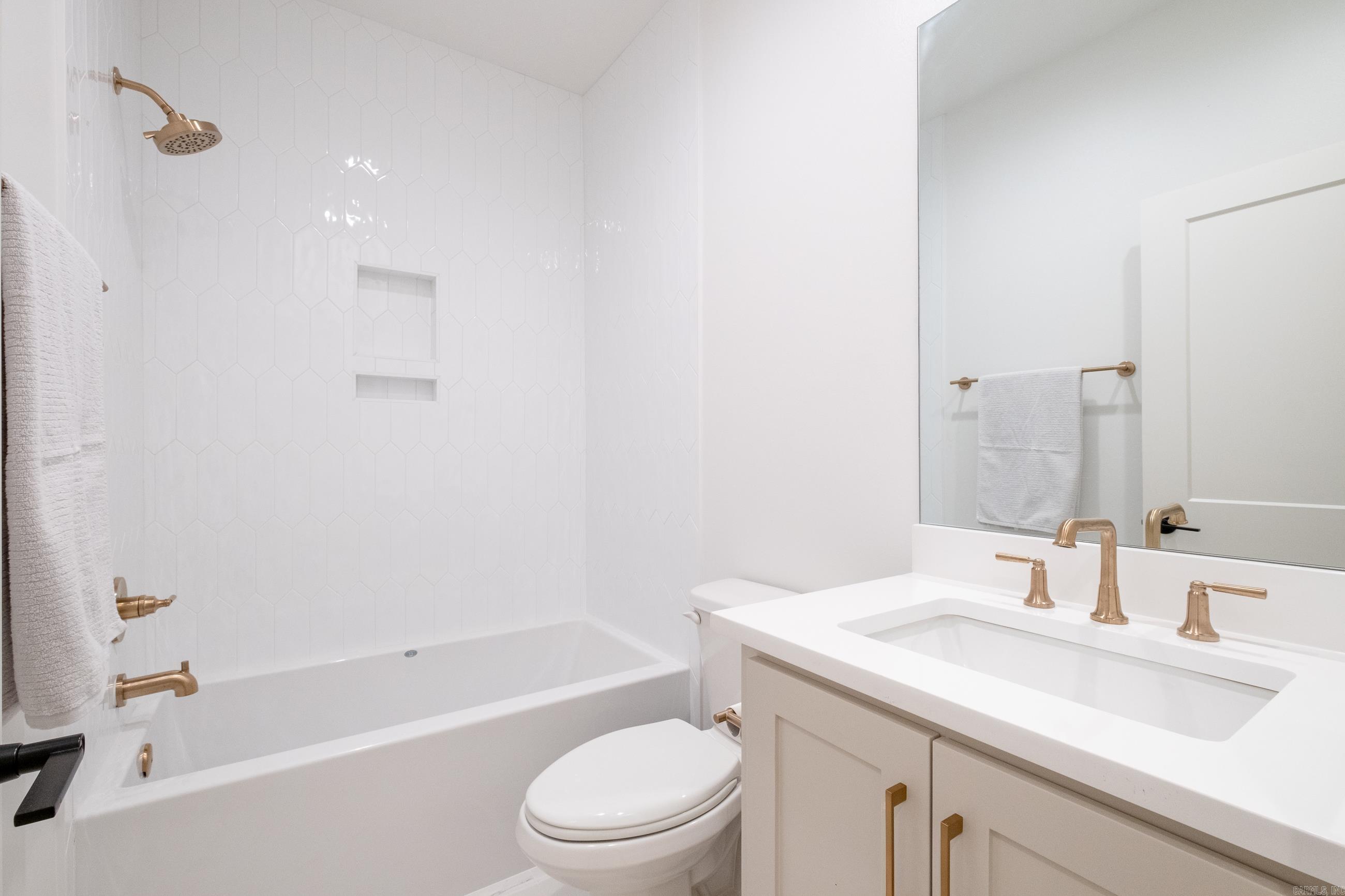 CHENAL VALLEY "FALSTONE COURT" - Residential