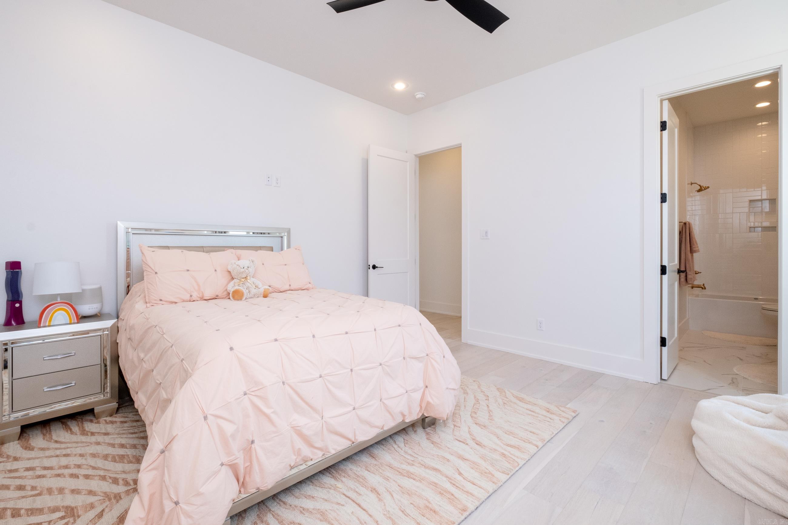 CHENAL VALLEY "FALSTONE COURT" - Residential