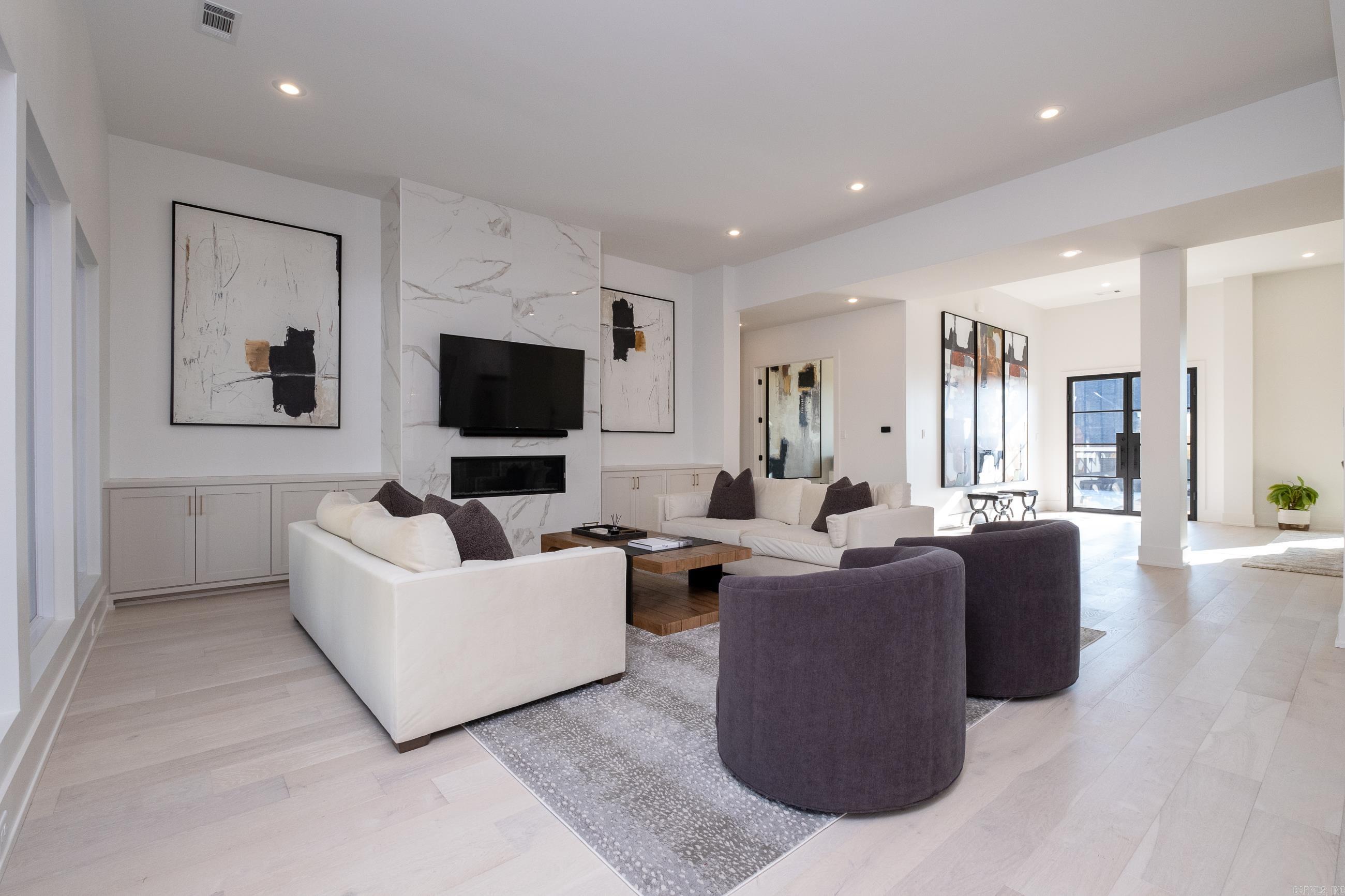 CHENAL VALLEY "FALSTONE COURT" - Residential