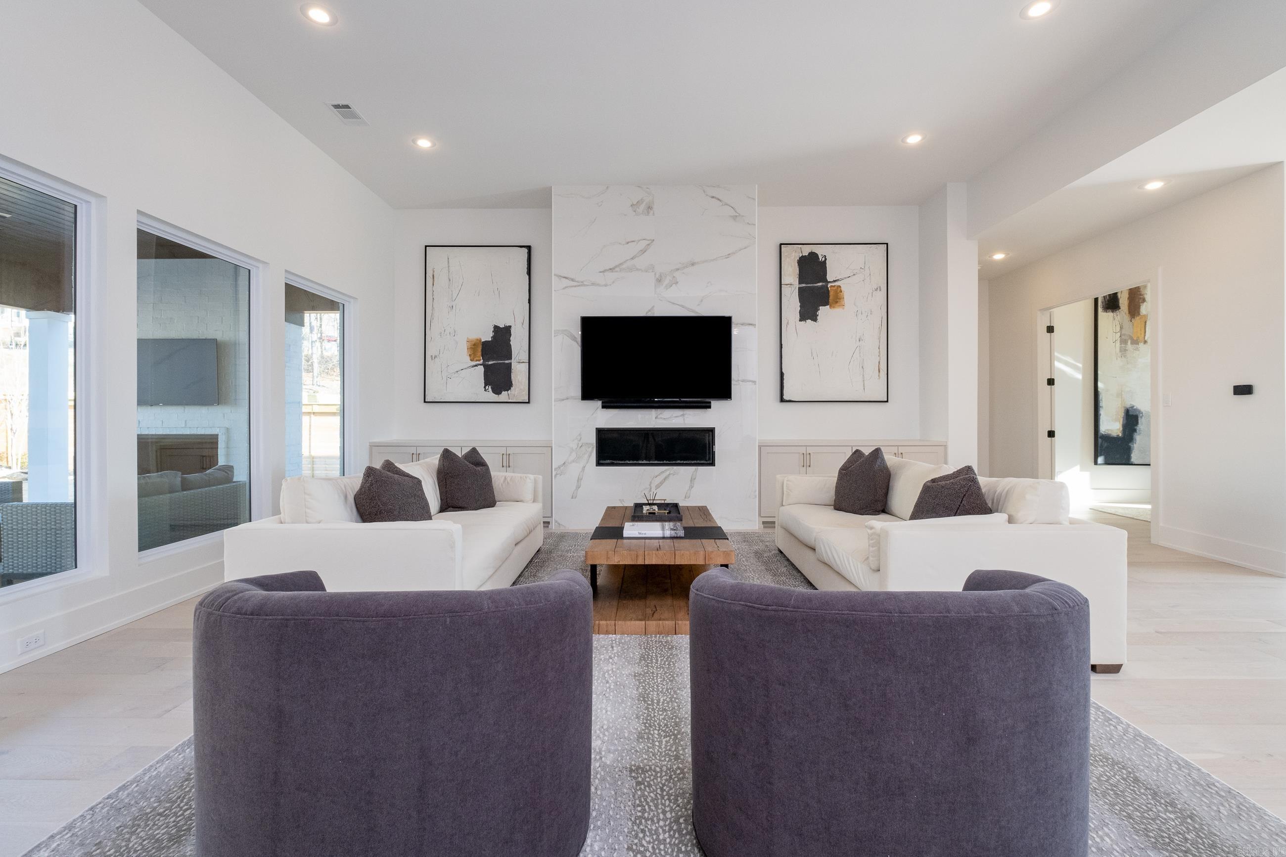 CHENAL VALLEY "FALSTONE COURT" - Residential