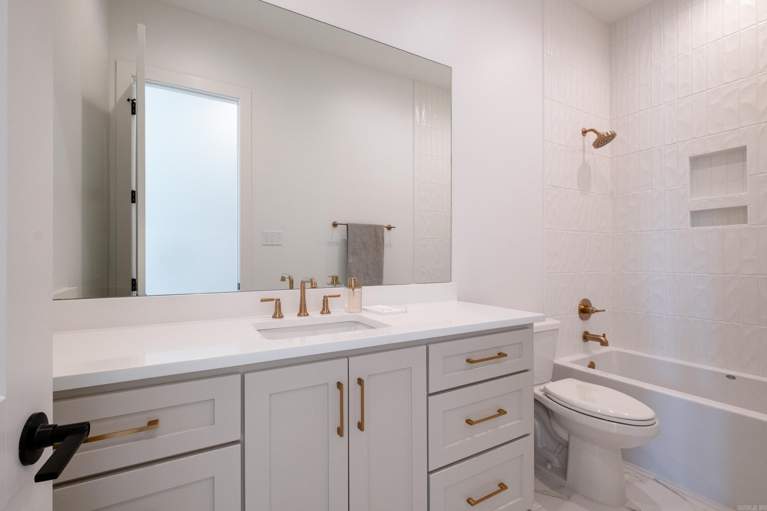 CHENAL VALLEY "FALSTONE COURT" - Residential