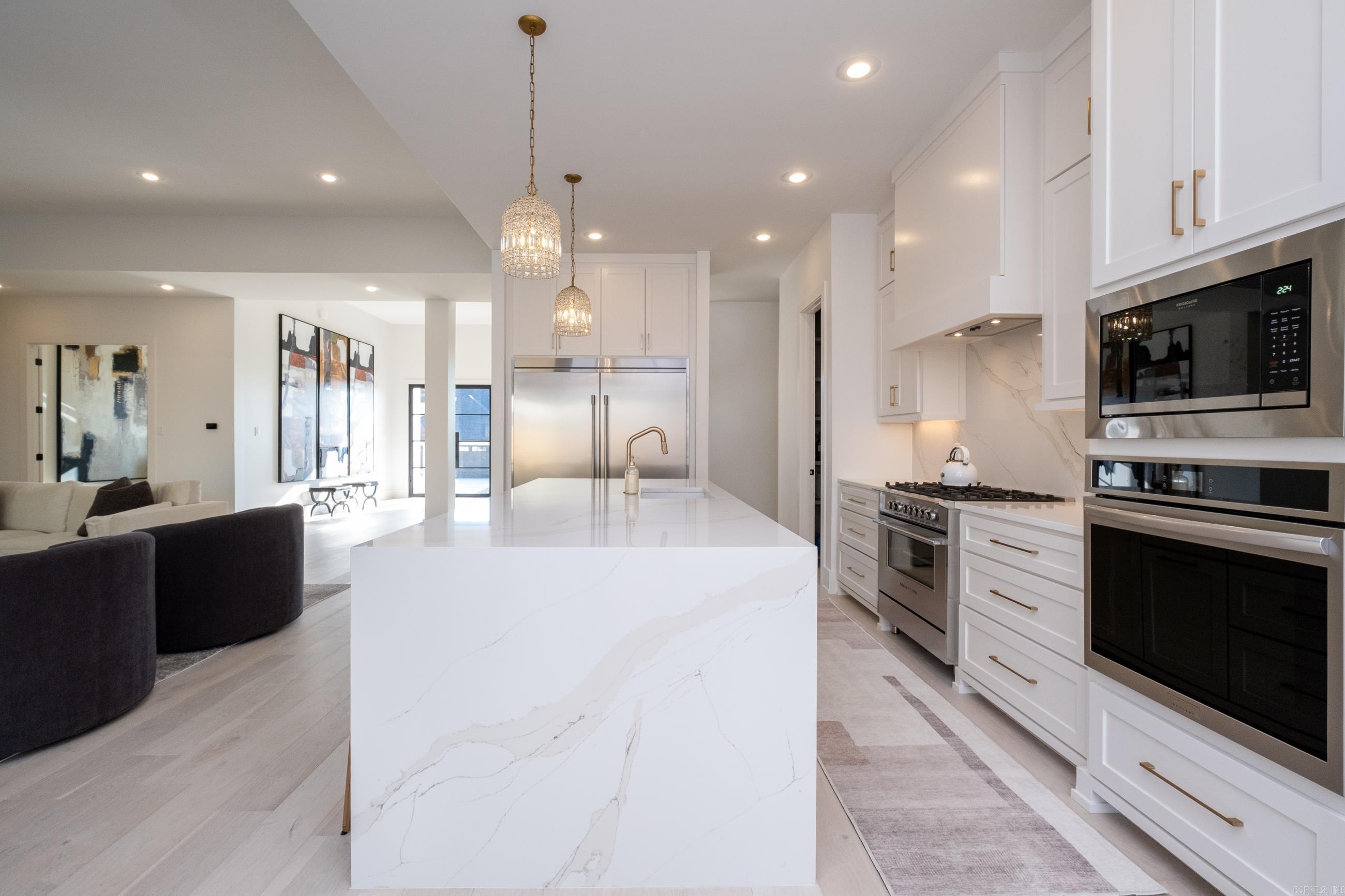 CHENAL VALLEY "FALSTONE COURT" - Residential