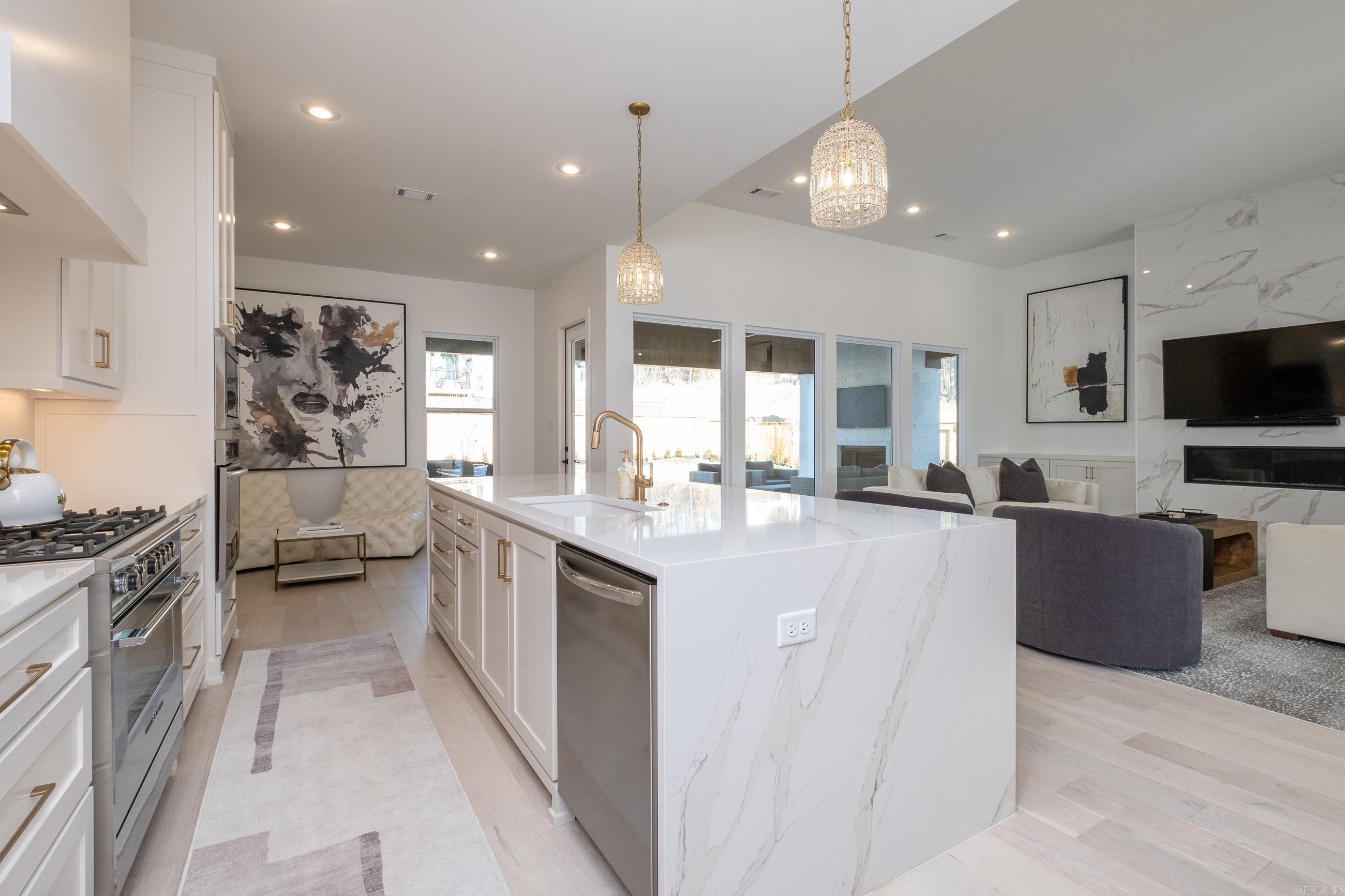 CHENAL VALLEY "FALSTONE COURT" - Residential