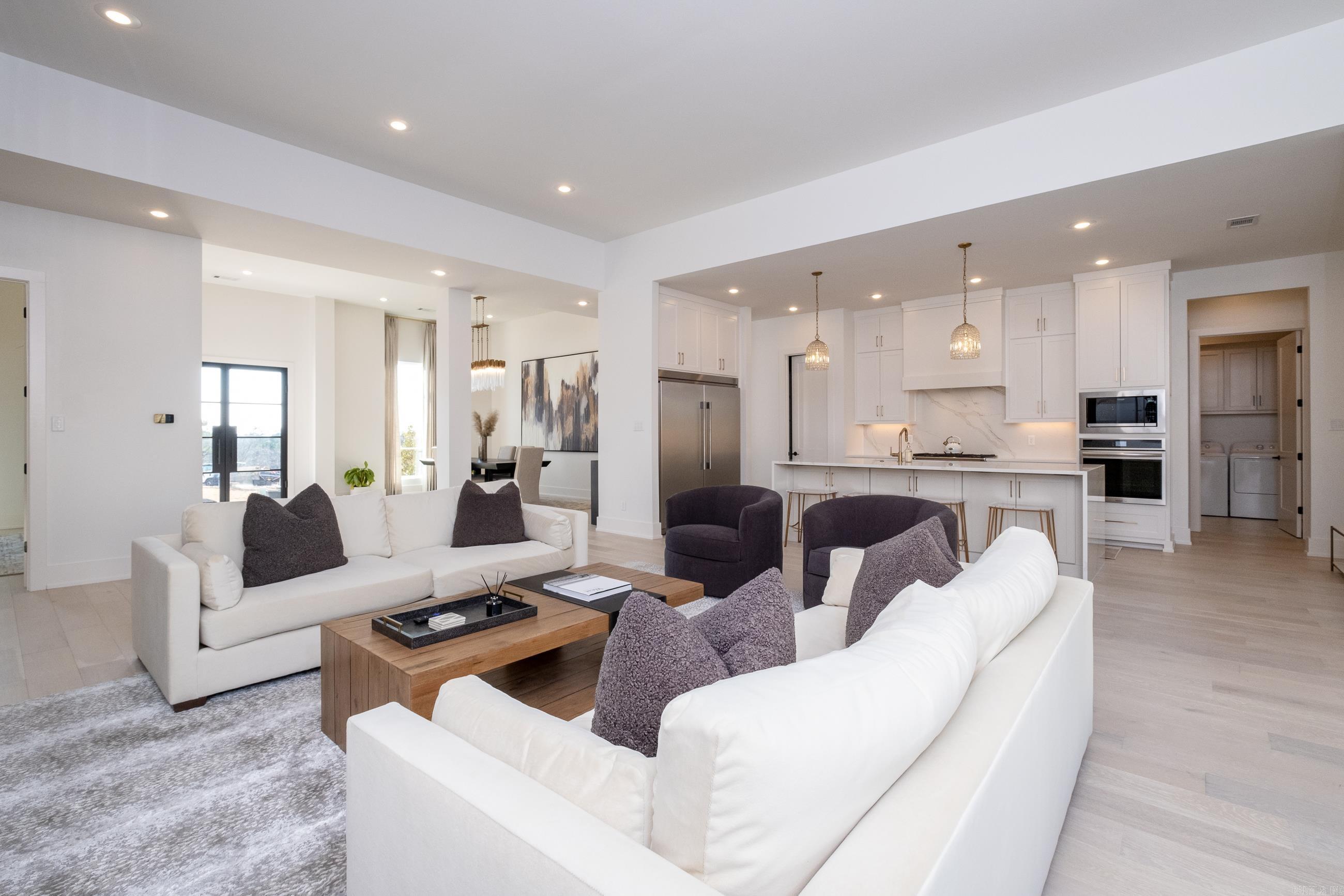 CHENAL VALLEY "FALSTONE COURT" - Residential