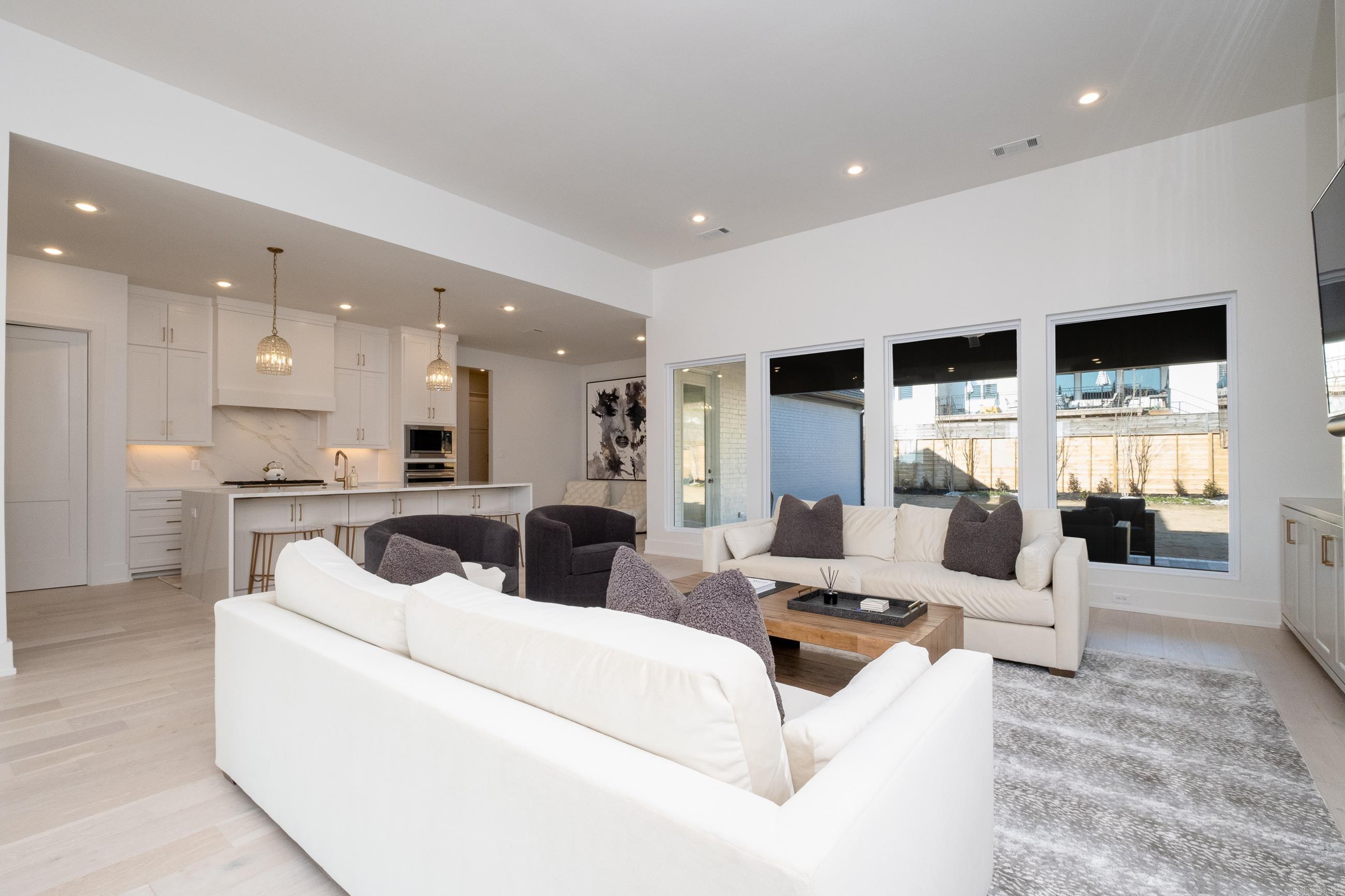 CHENAL VALLEY "FALSTONE COURT" - Residential