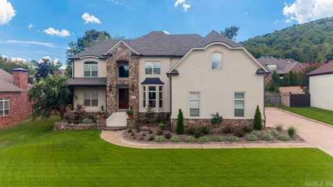 Photo of 135 Courts Lane, Little Rock, AR 72223 (MLS # 26042349)
