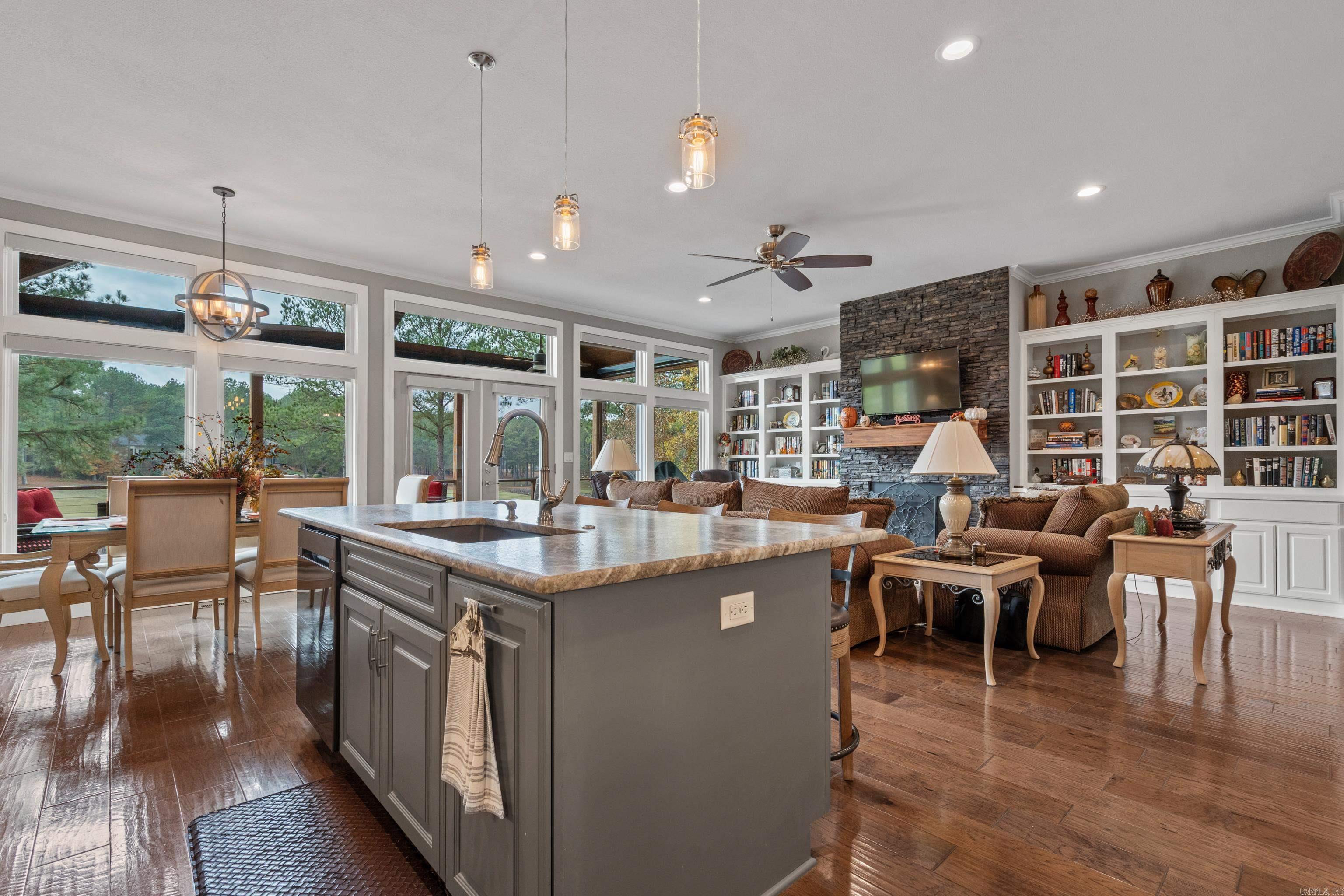 ALTA VISTA - Residential