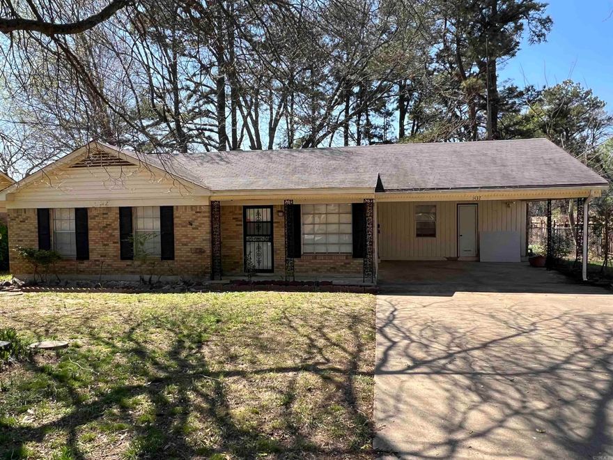 Call us today to see the 3 BR, 1 1/2 bath home .This home has been newly painted, new countertops and new flooring.  The screen in back porch makes a great place to relax and unwind.  There is a storage building in the fenced in back yard.