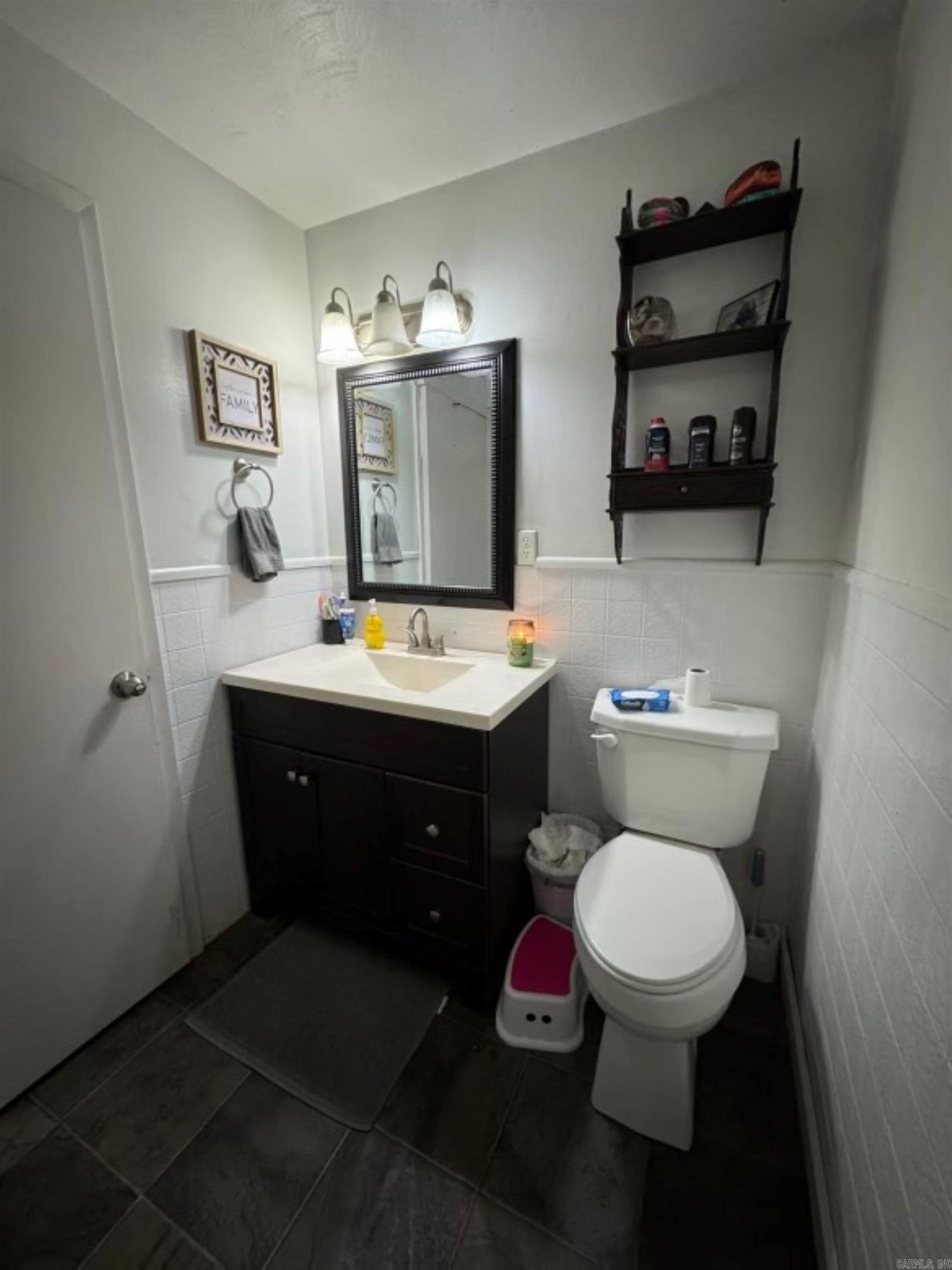 SHADY ACRES - Residential