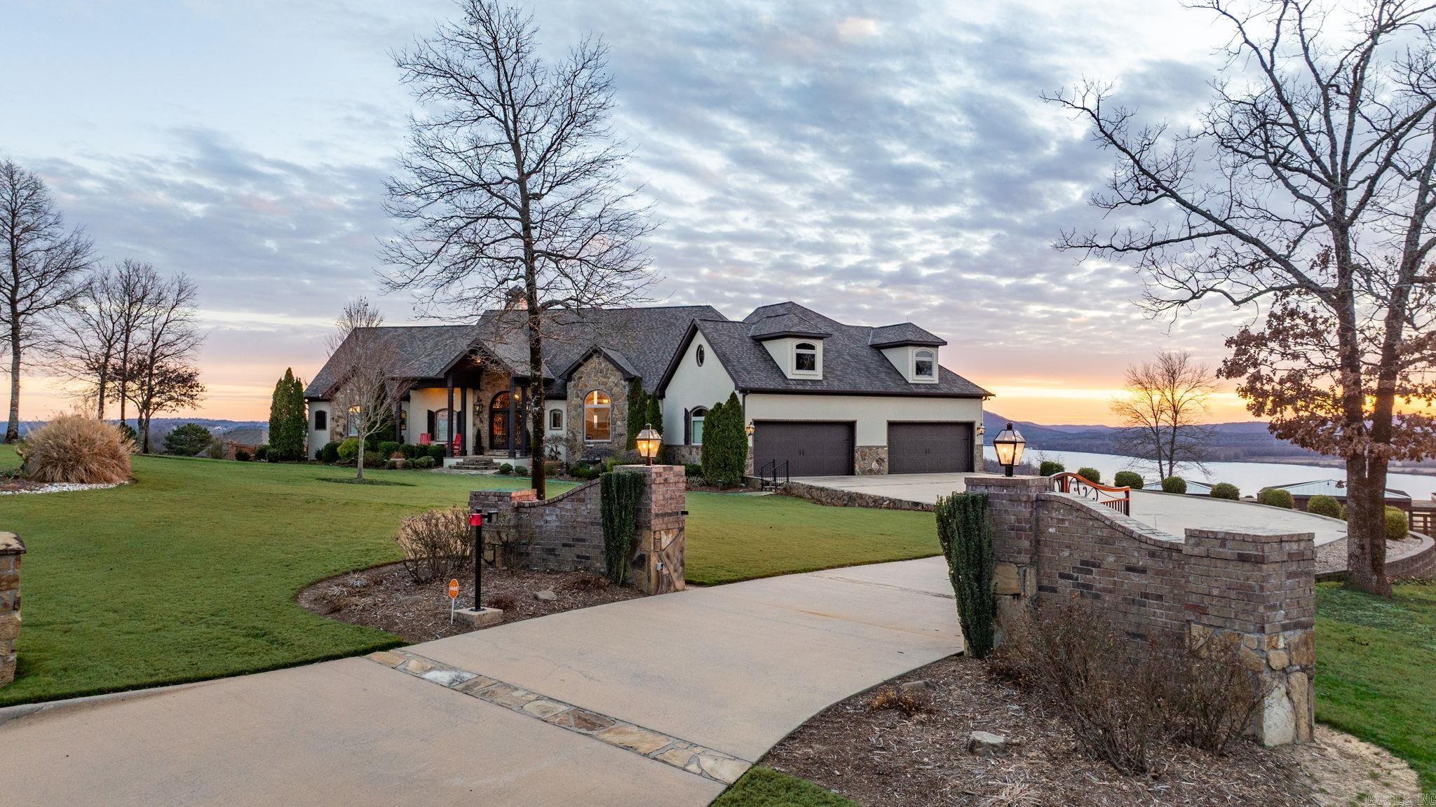 MOUNTAIN CREST ESTATES - Residential