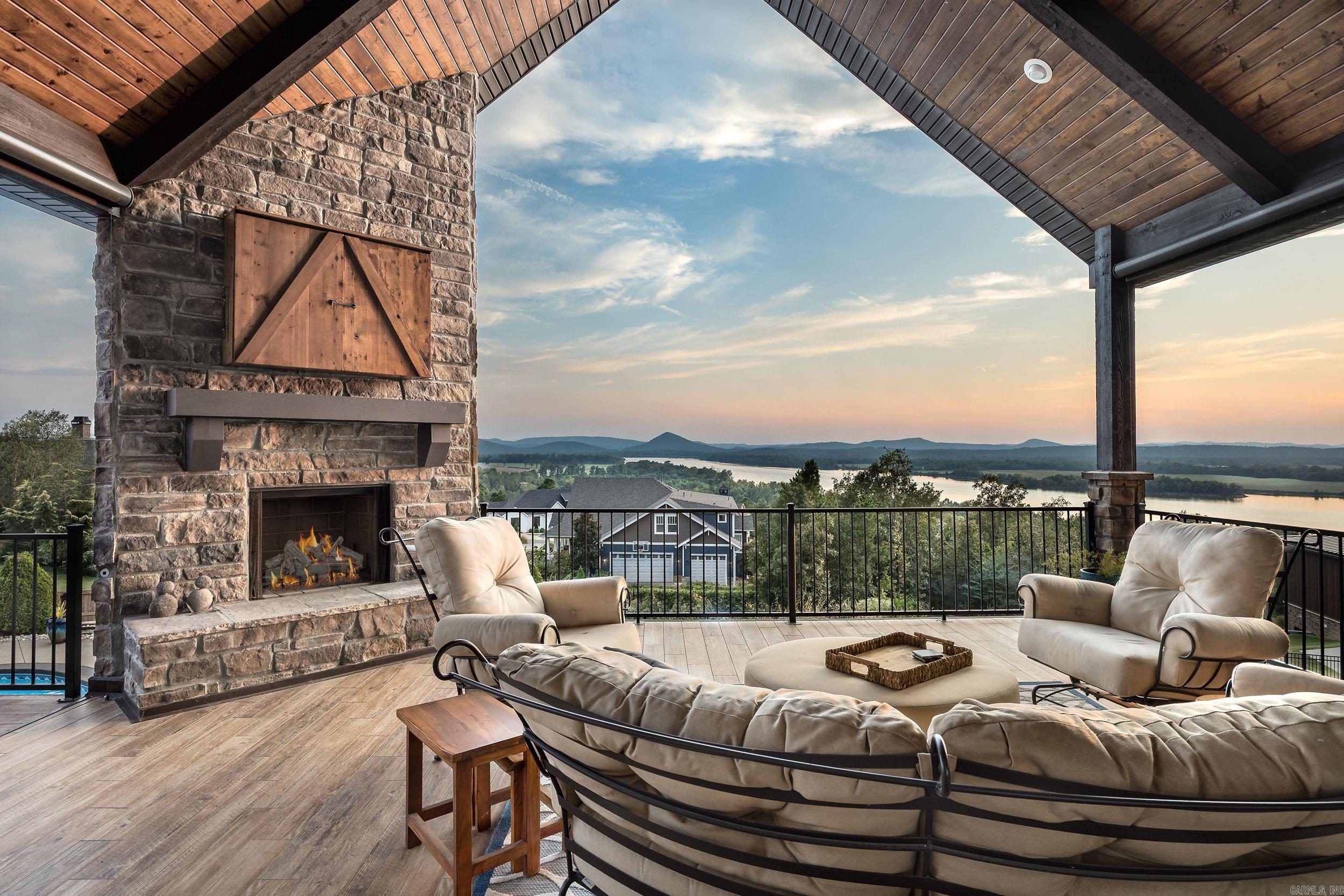 MOUNTAIN CREST ESTATES - Residential