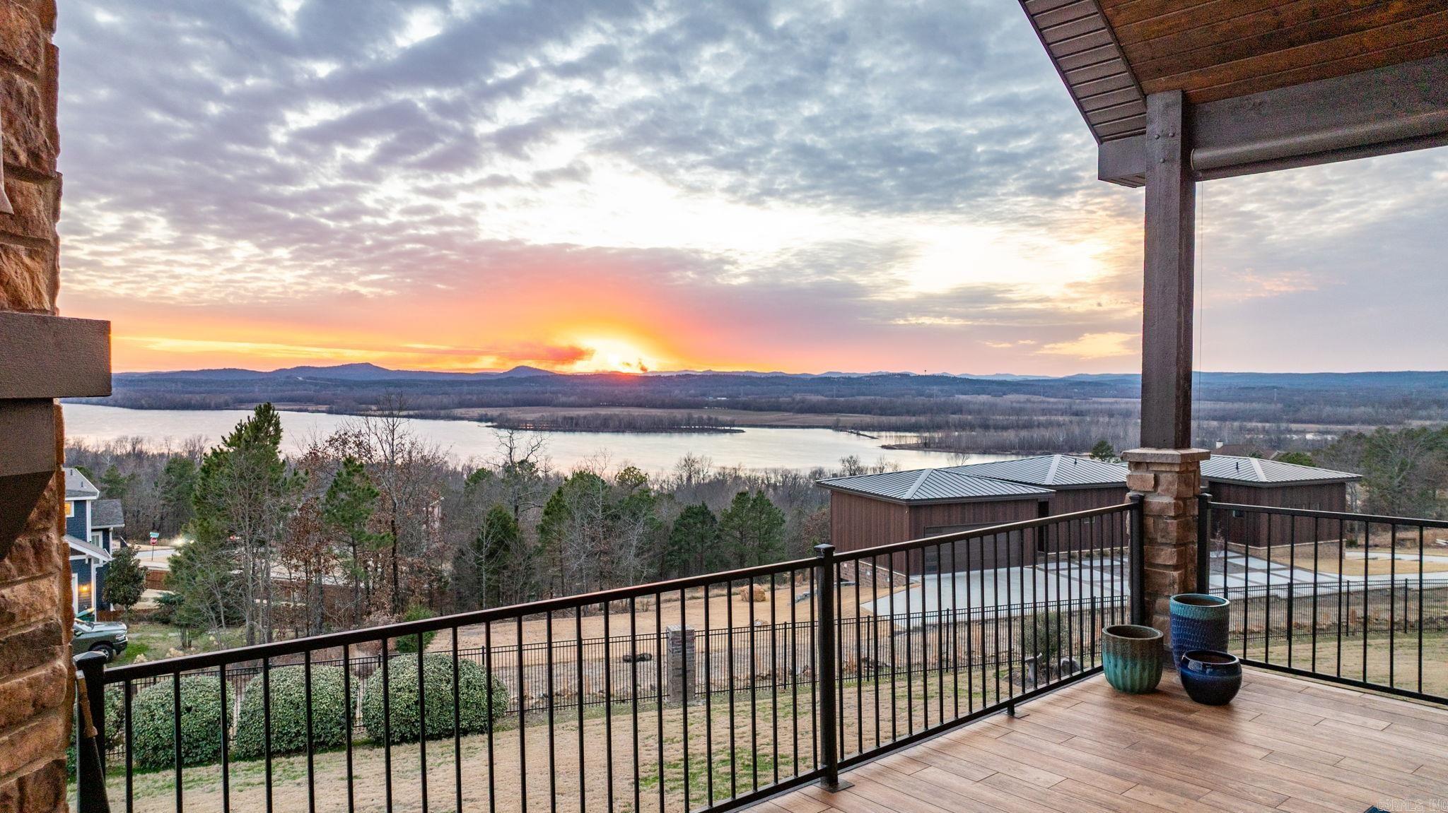 MOUNTAIN CREST ESTATES - Residential