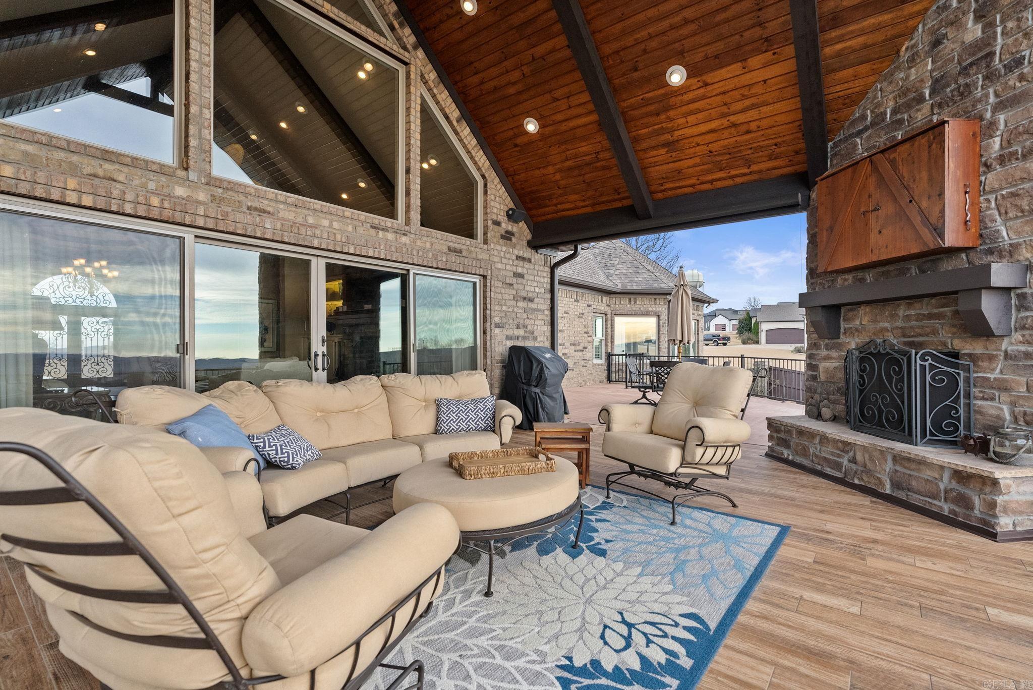 MOUNTAIN CREST ESTATES - Residential