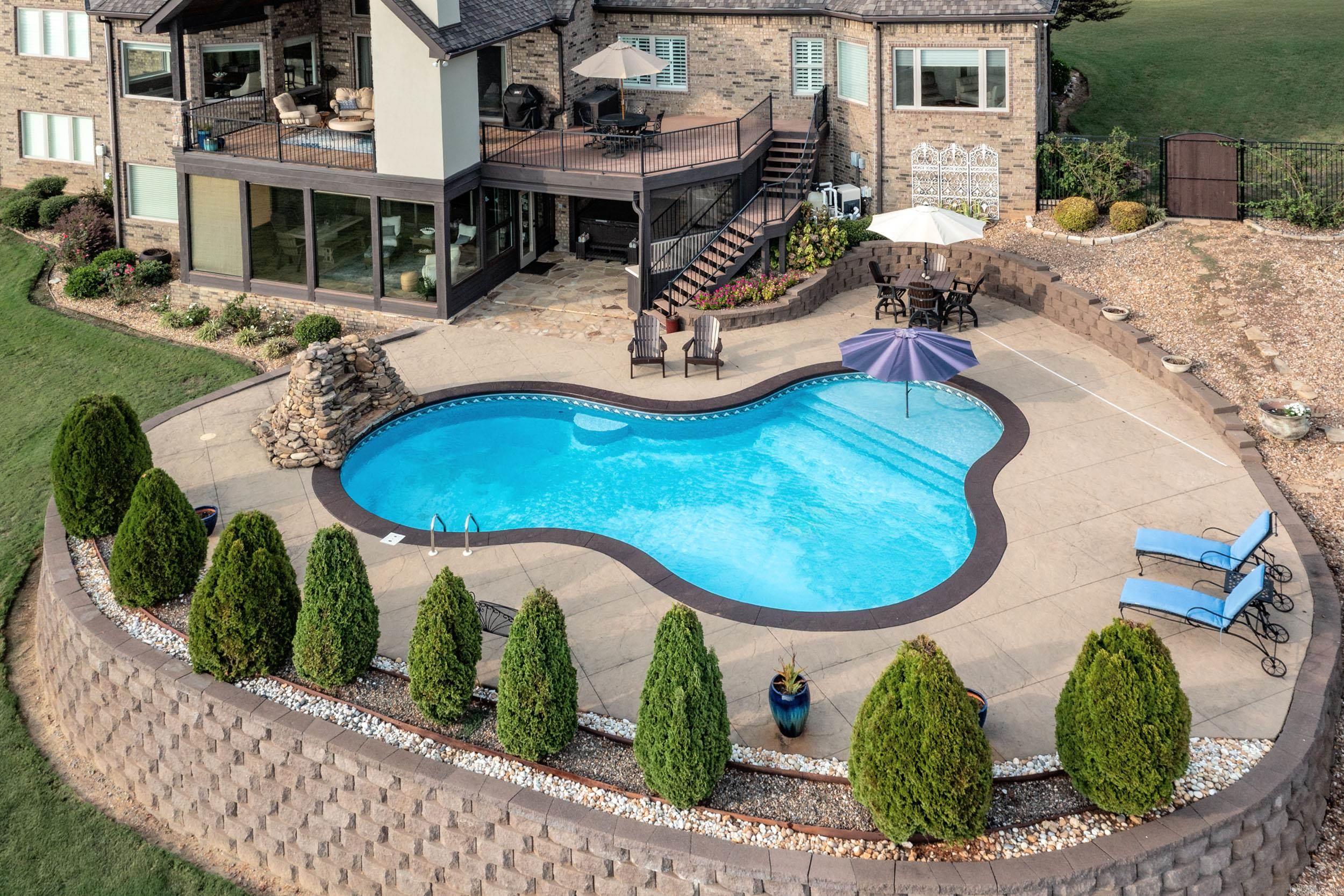 MOUNTAIN CREST ESTATES - Residential