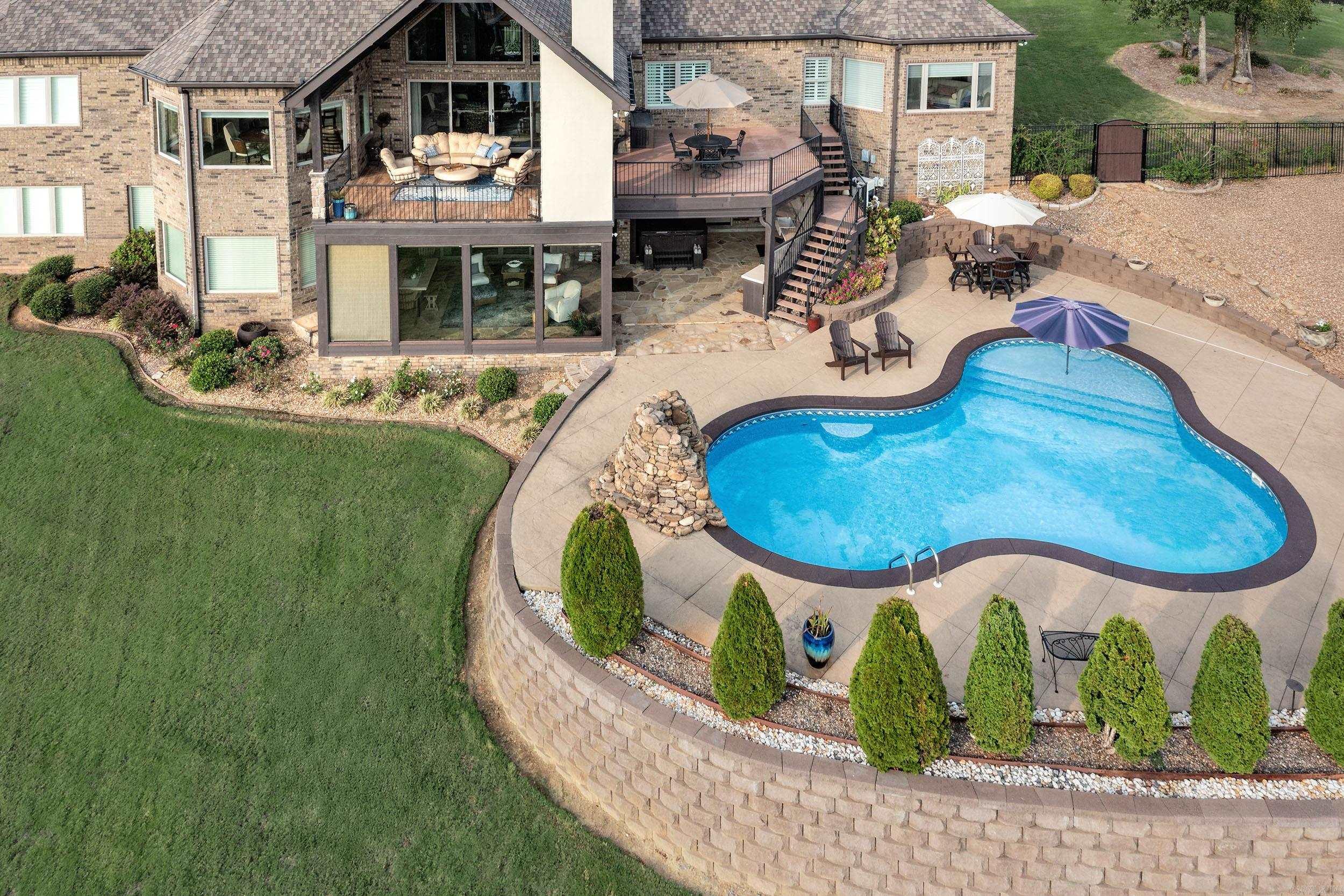 MOUNTAIN CREST ESTATES - Residential