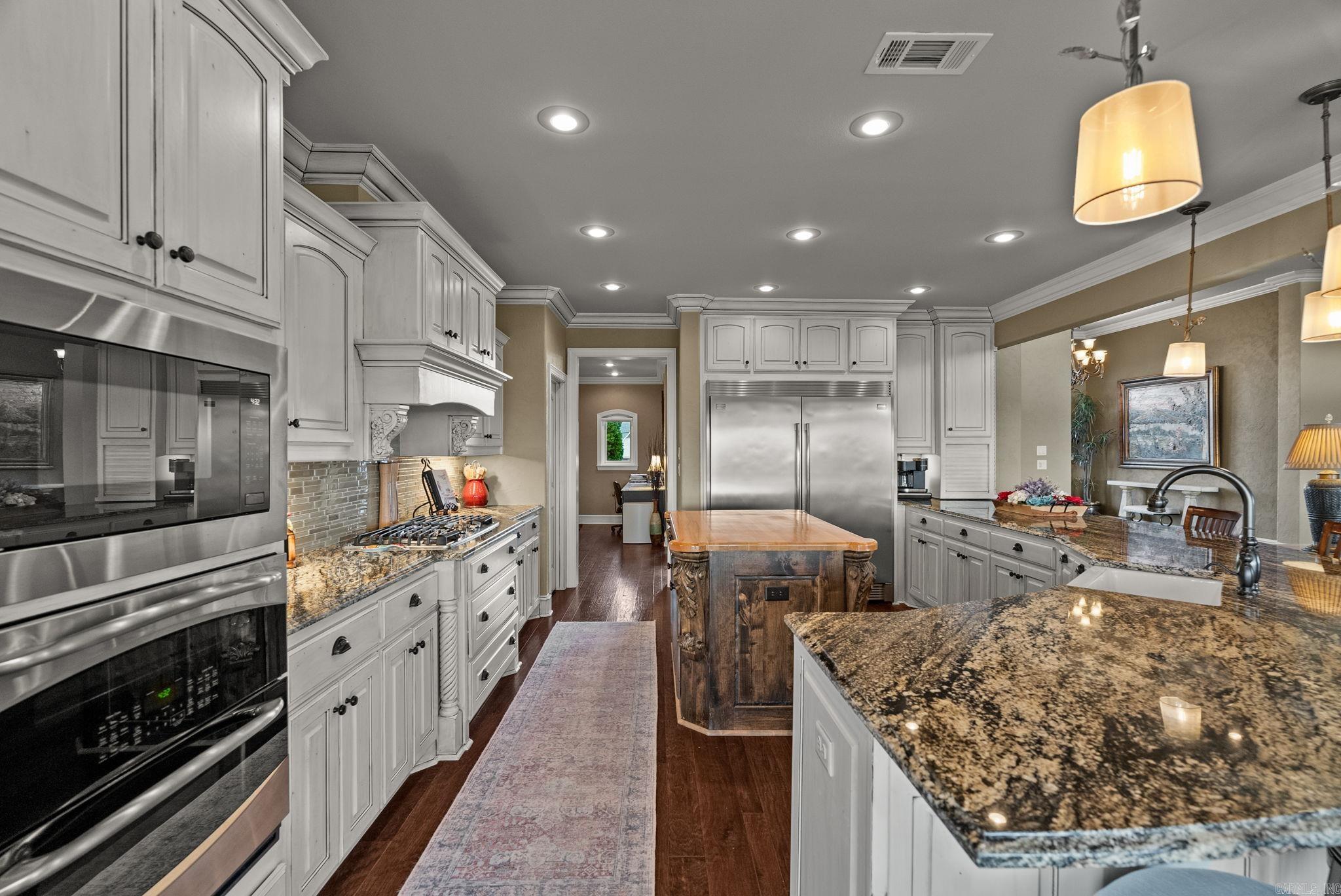 MOUNTAIN CREST ESTATES - Residential