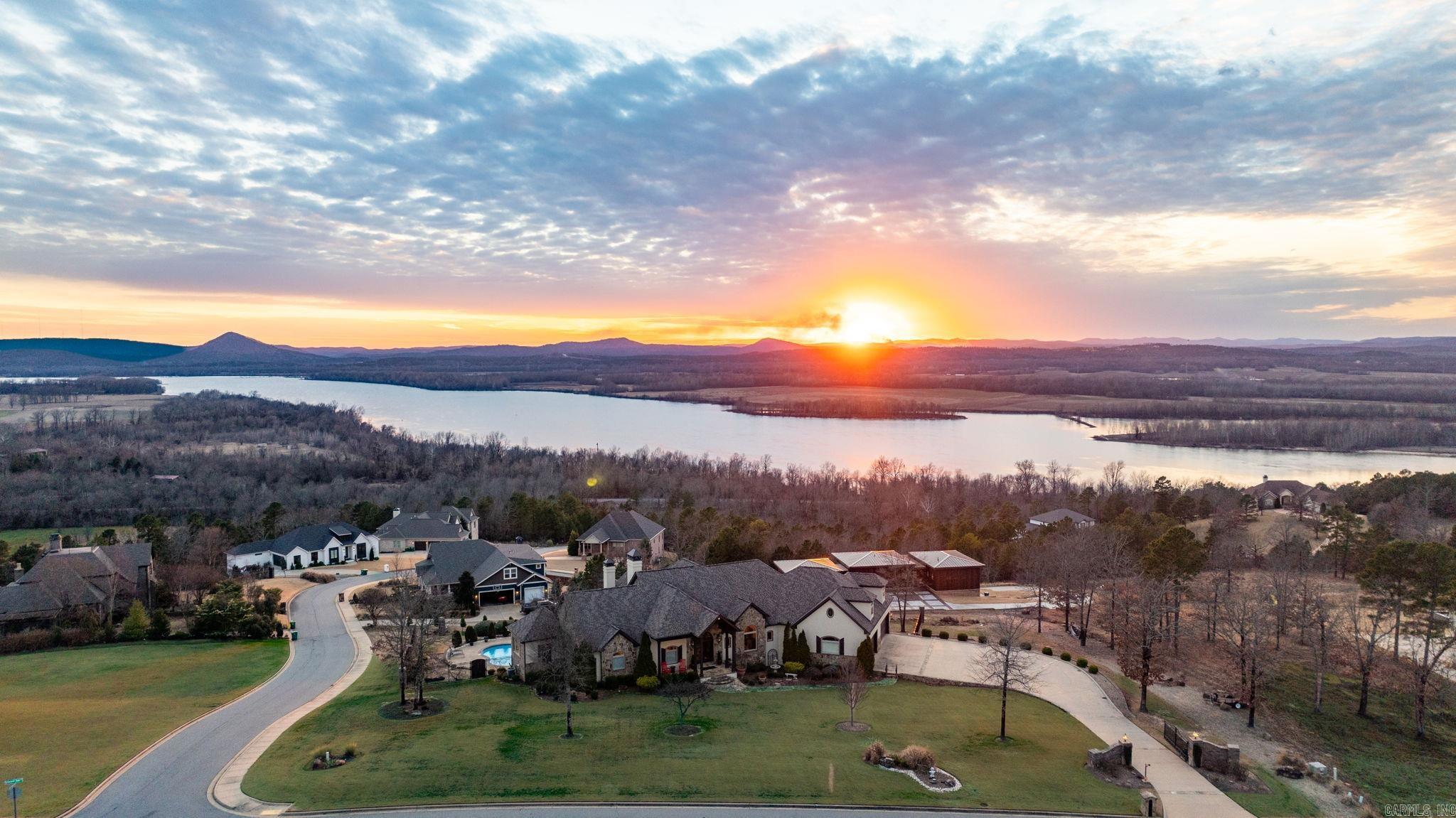 MOUNTAIN CREST ESTATES - Residential