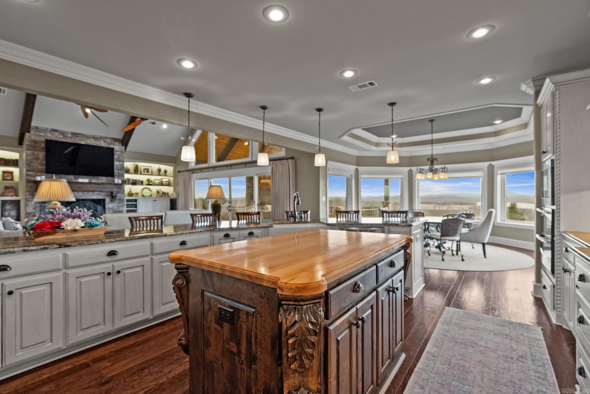 MOUNTAIN CREST ESTATES - Residential