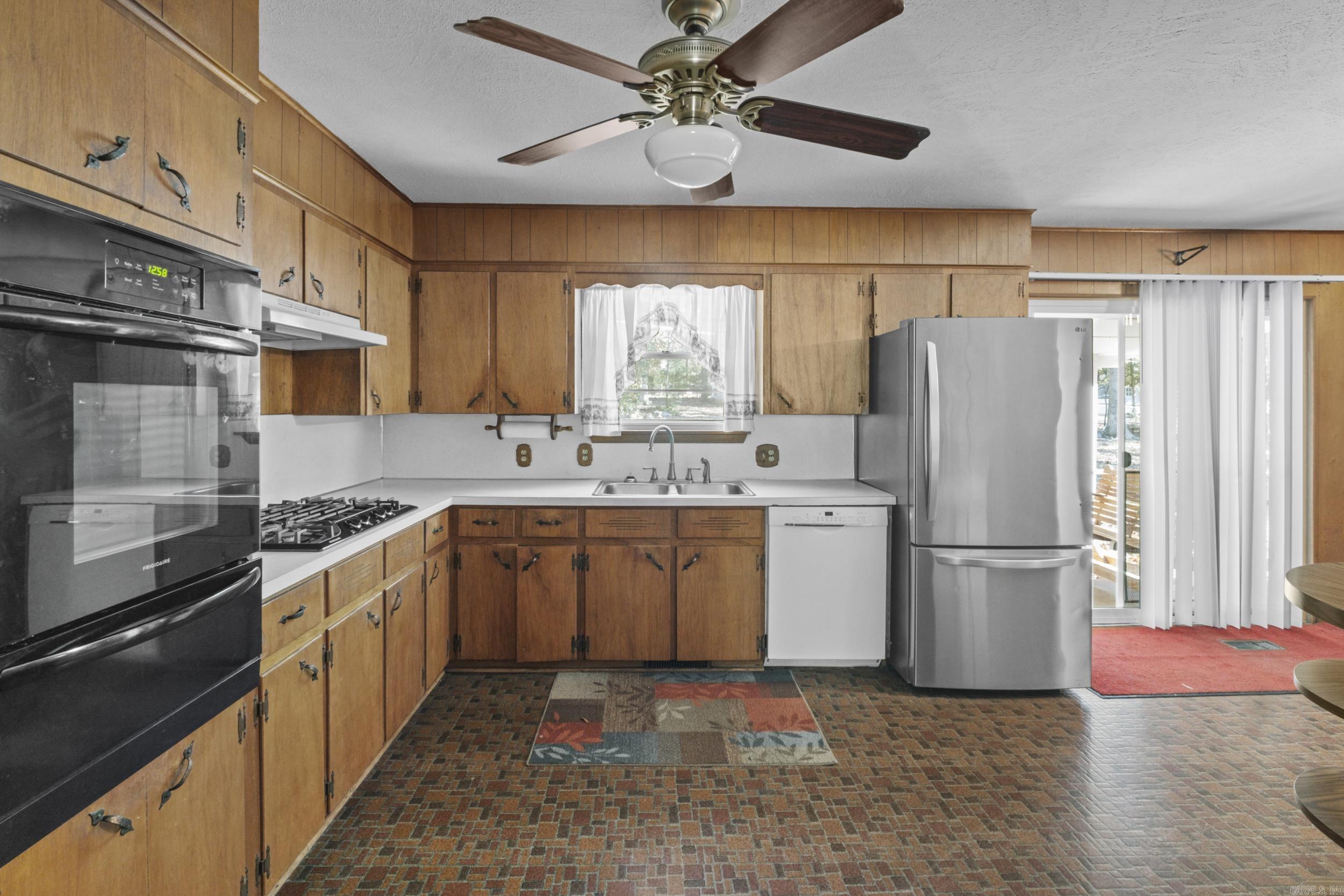 STONES - Residential