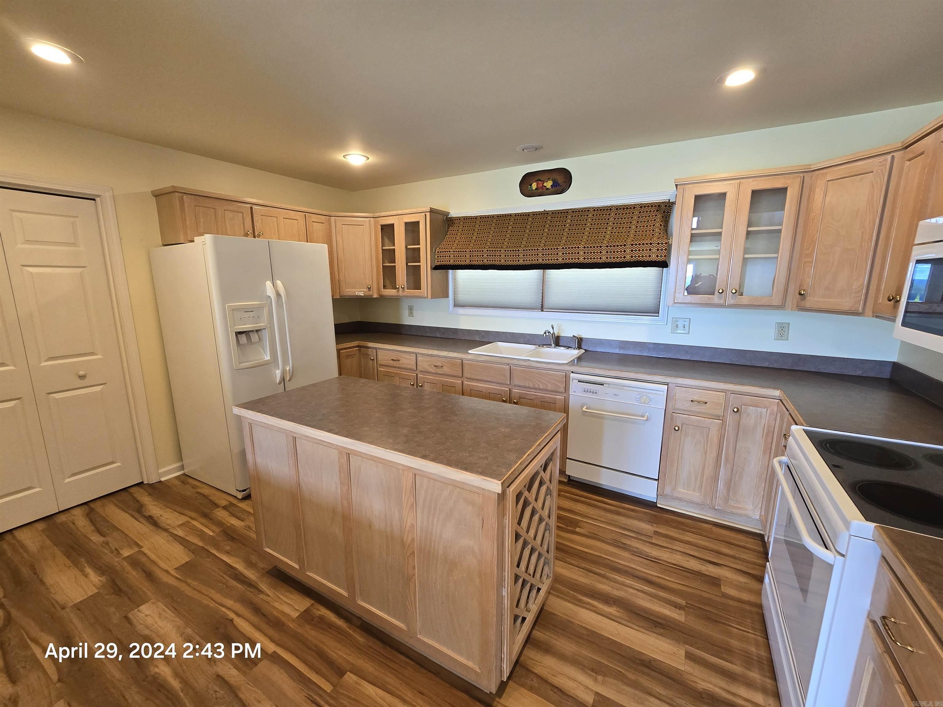 INDIAN HILLS - Residential