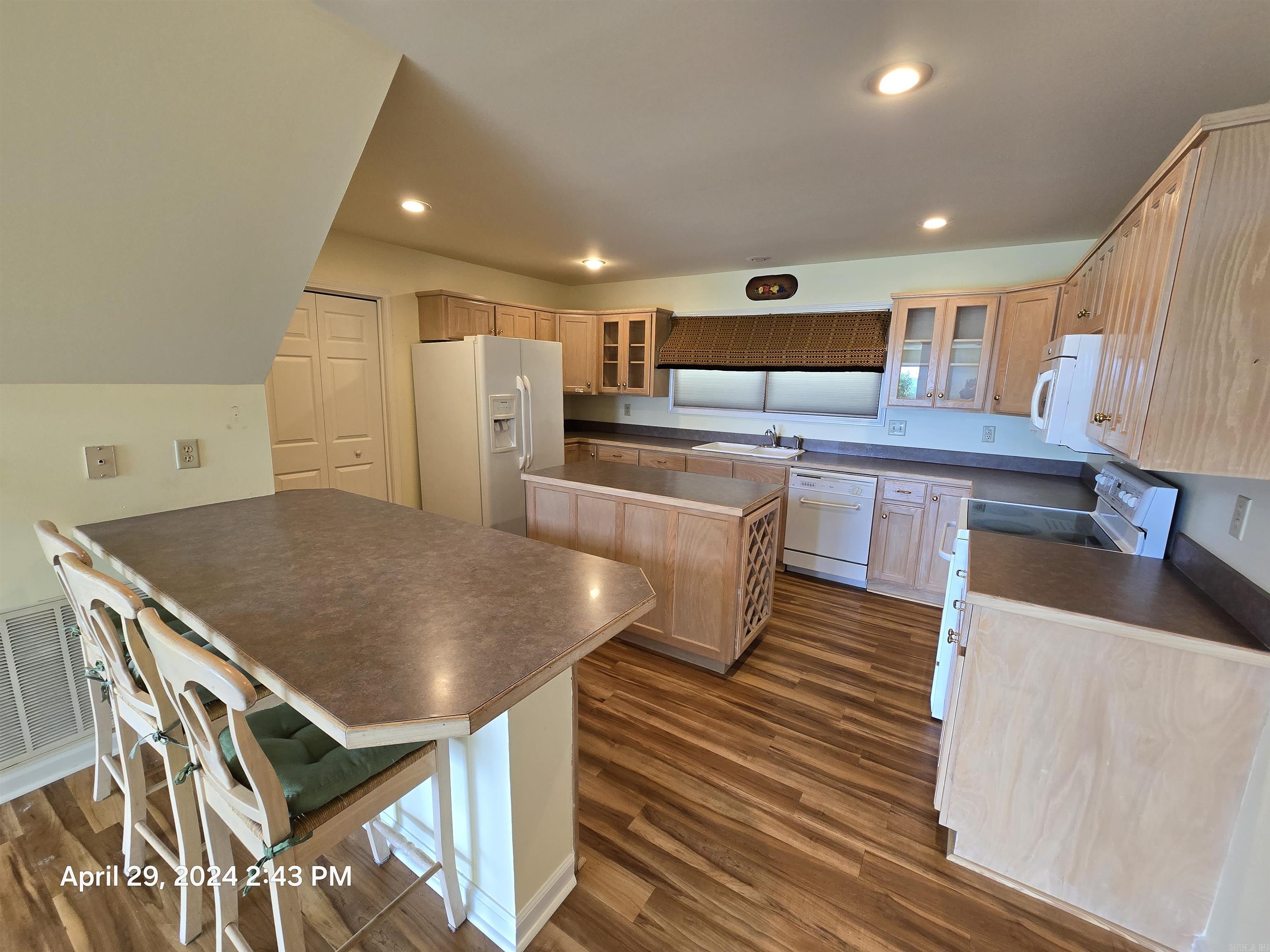 INDIAN HILLS - Residential