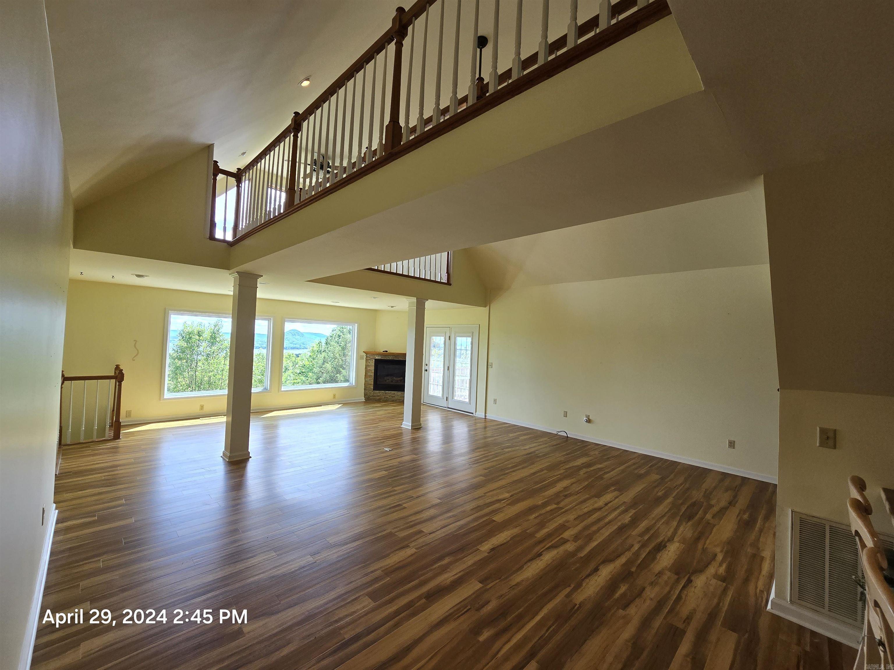 INDIAN HILLS - Residential