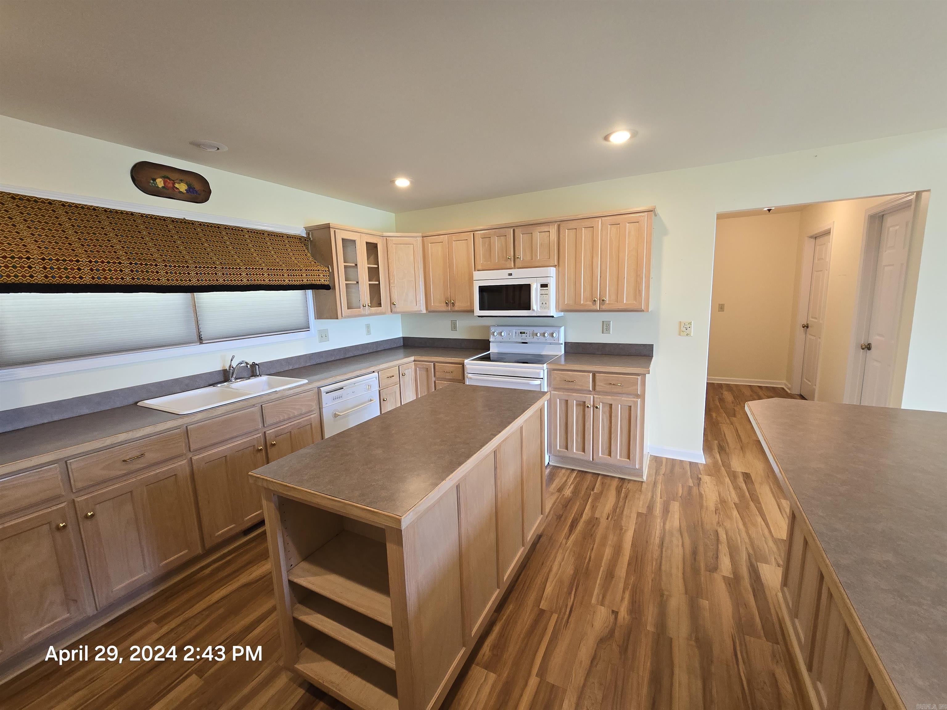 INDIAN HILLS - Residential