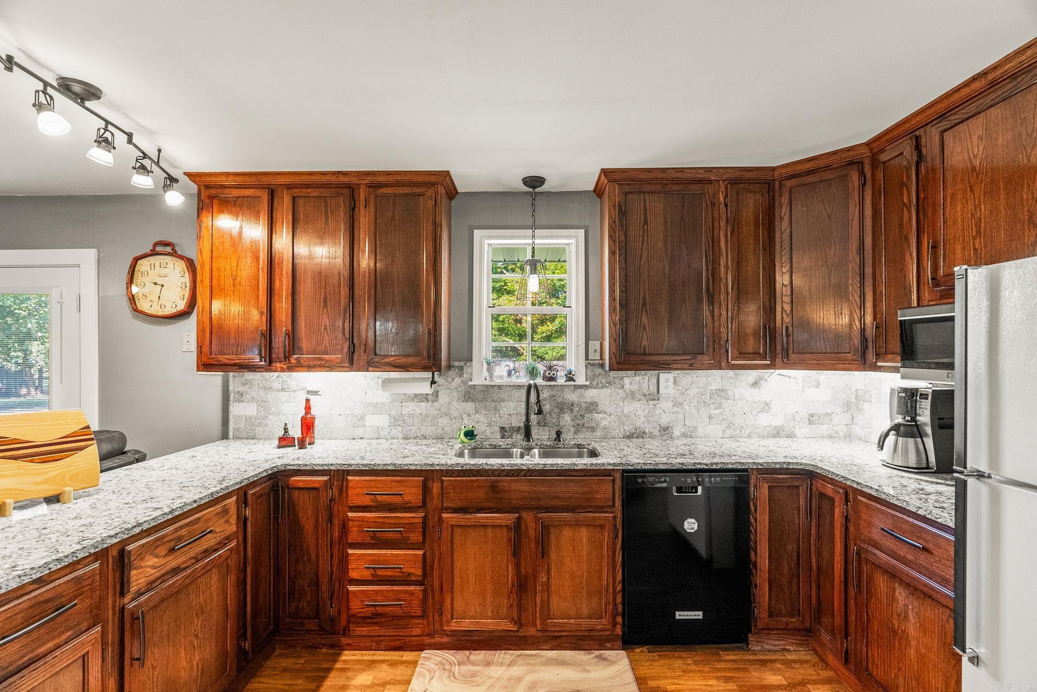 CADRON MEADOWS - Residential