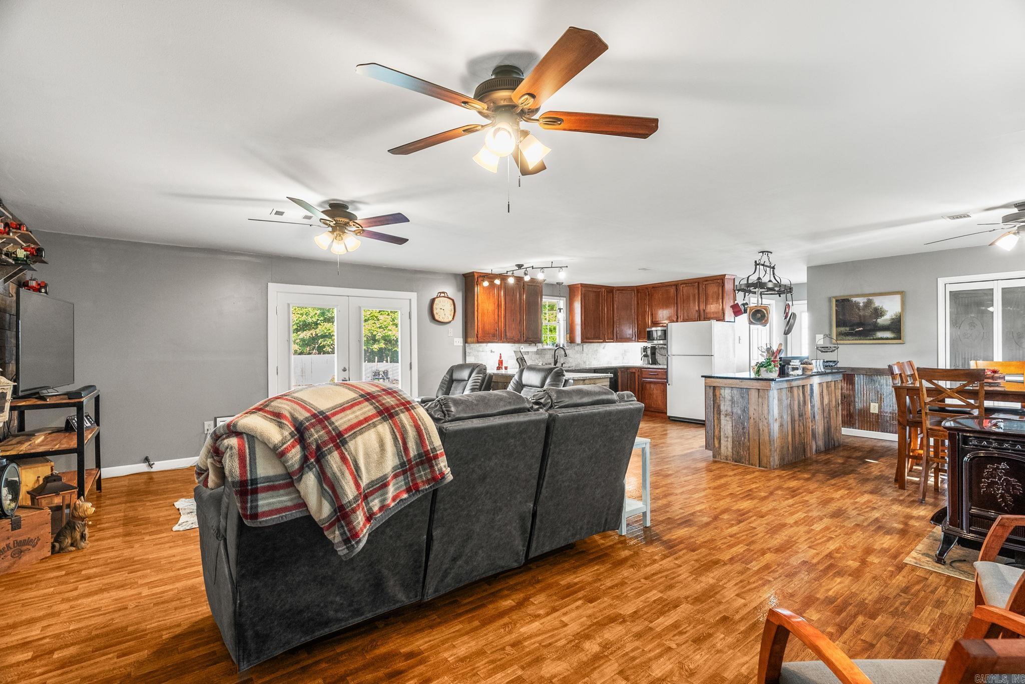 CADRON MEADOWS - Residential