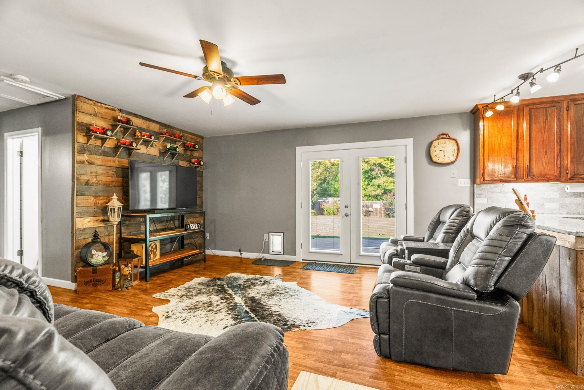 CADRON MEADOWS - Residential