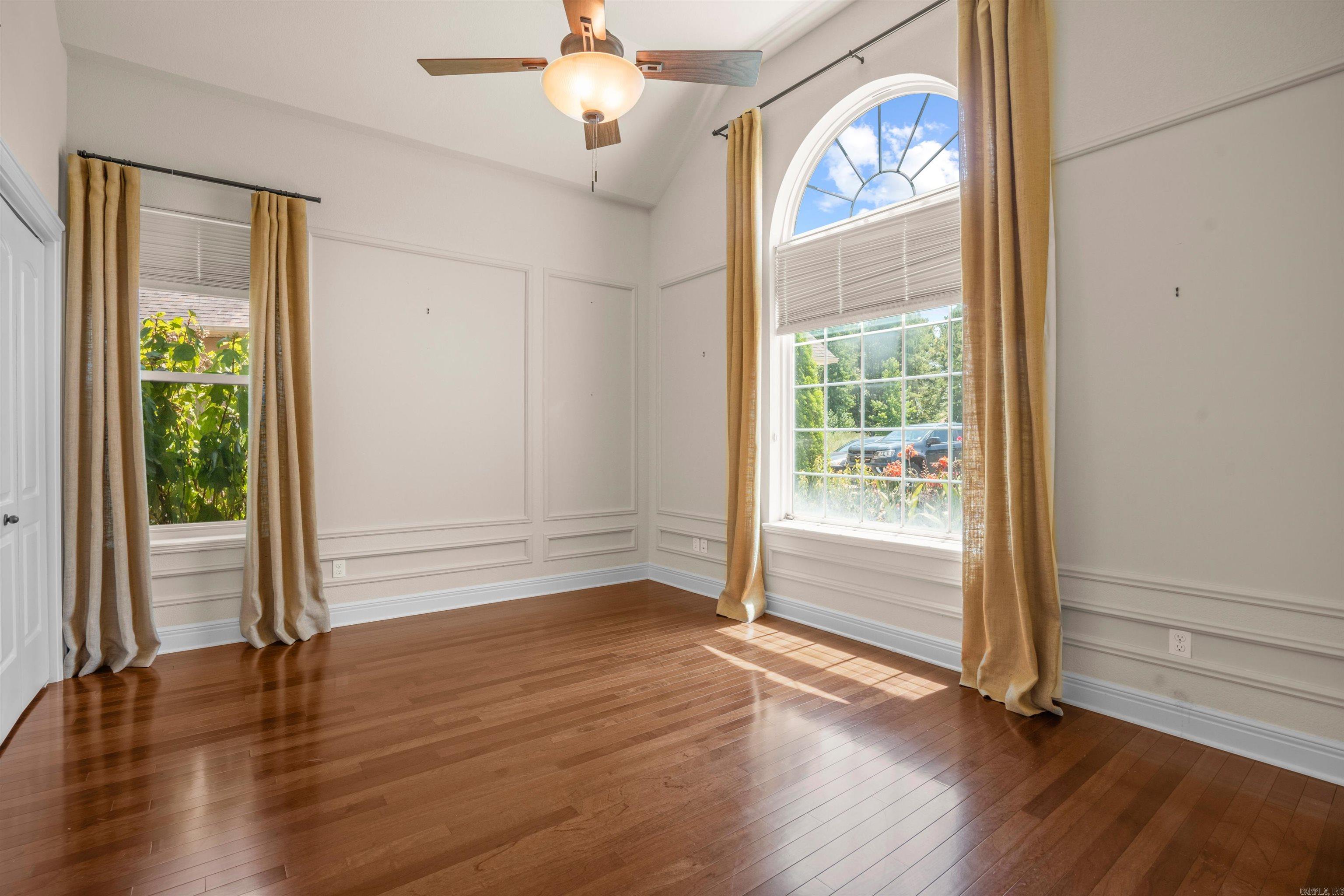 BLUE MOON - Residential