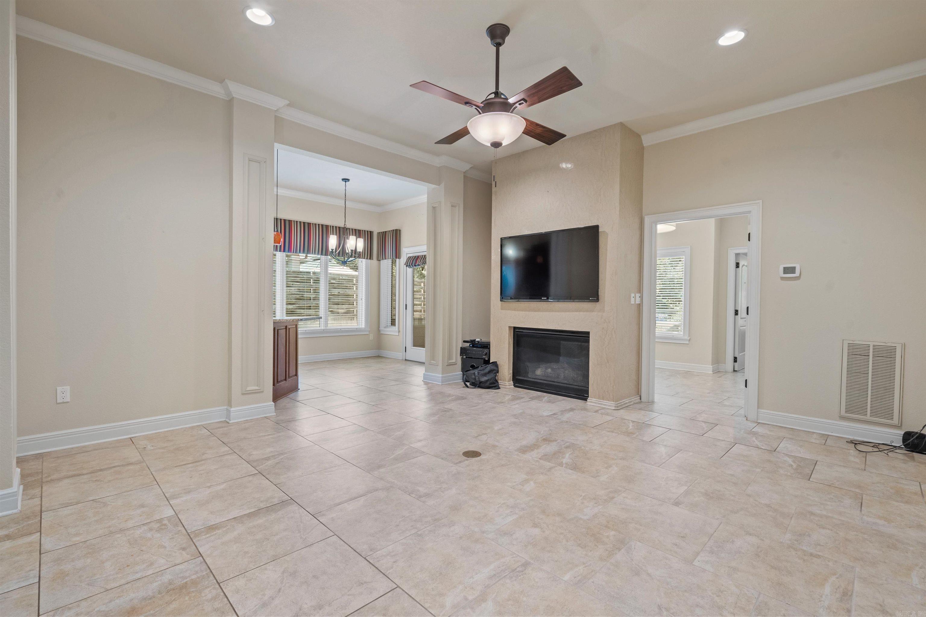 BLUE MOON - Residential