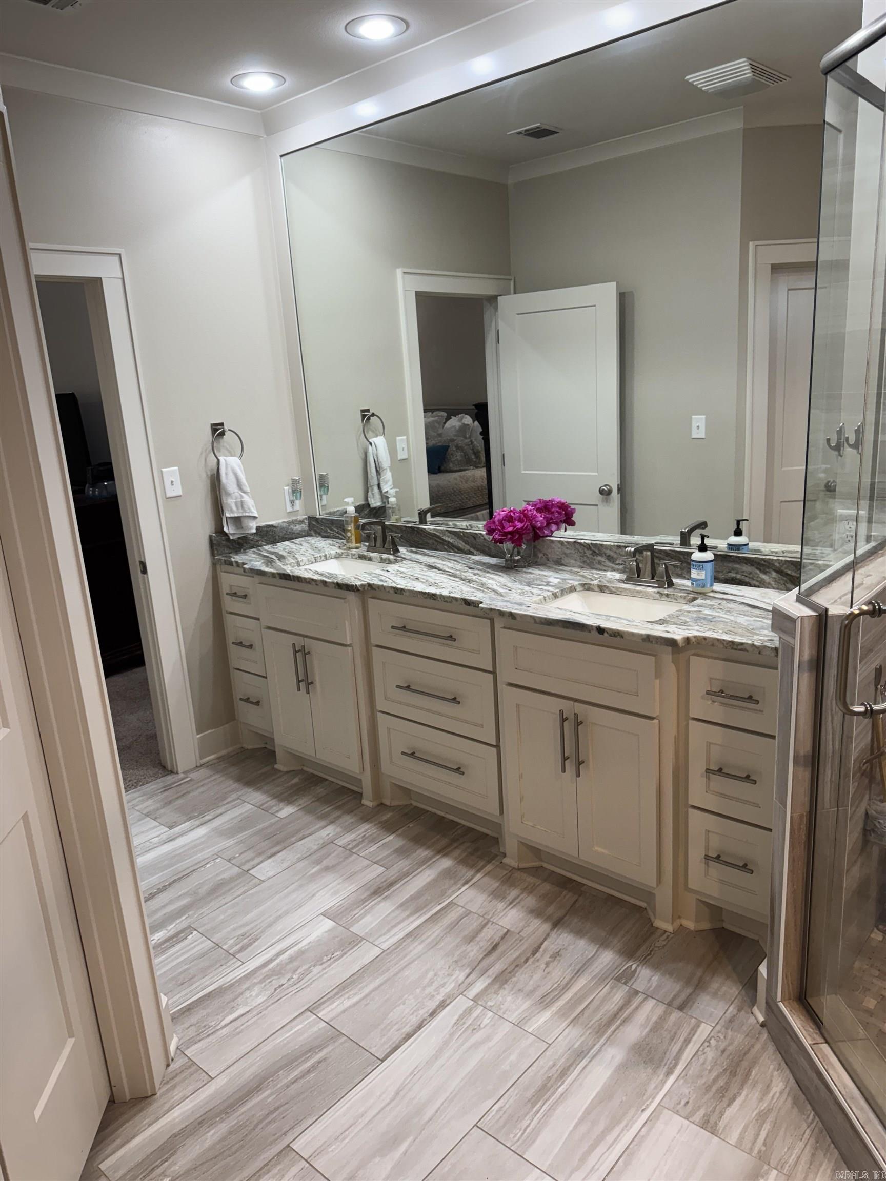 ROBYNMAR - Residential