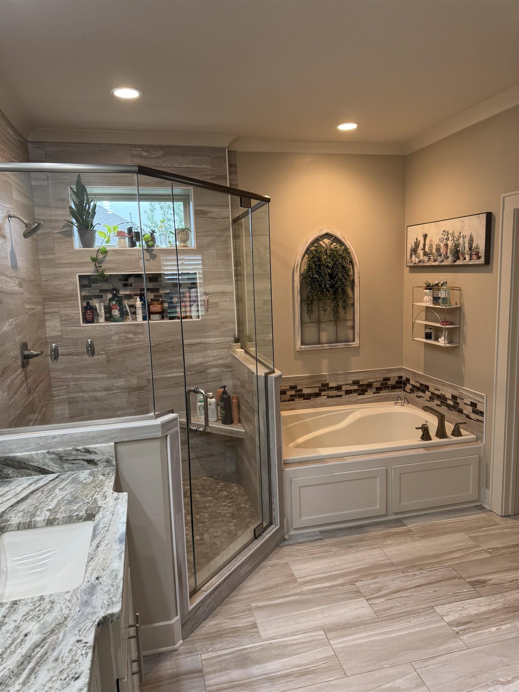 ROBYNMAR - Residential