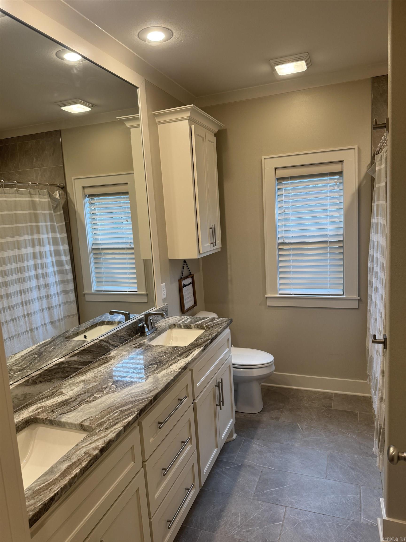 ROBYNMAR - Residential