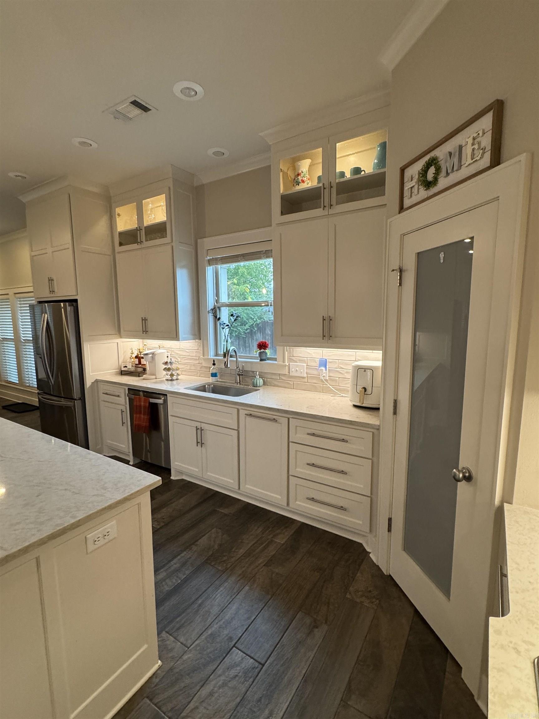 ROBYNMAR - Residential