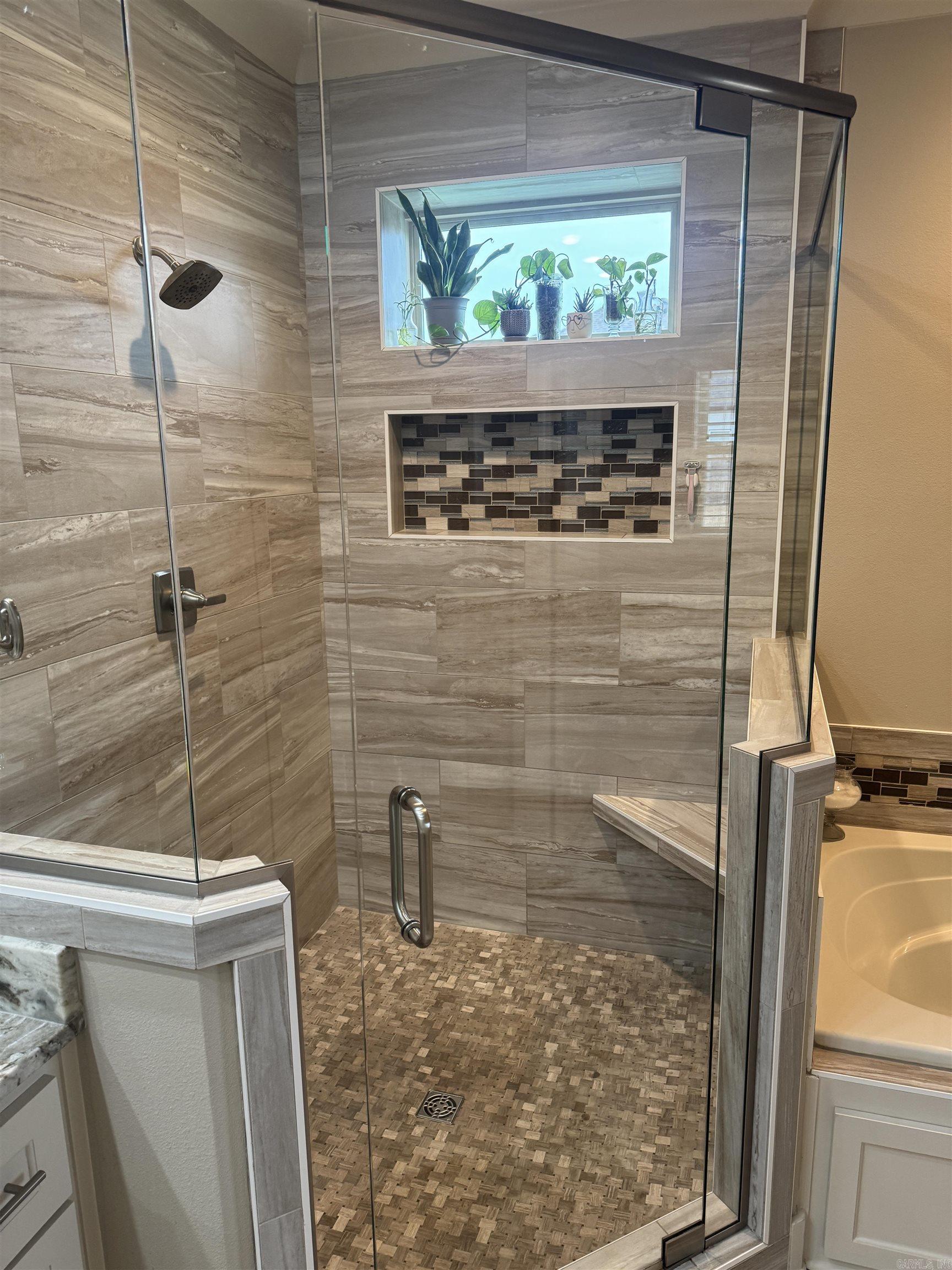 ROBYNMAR - Residential