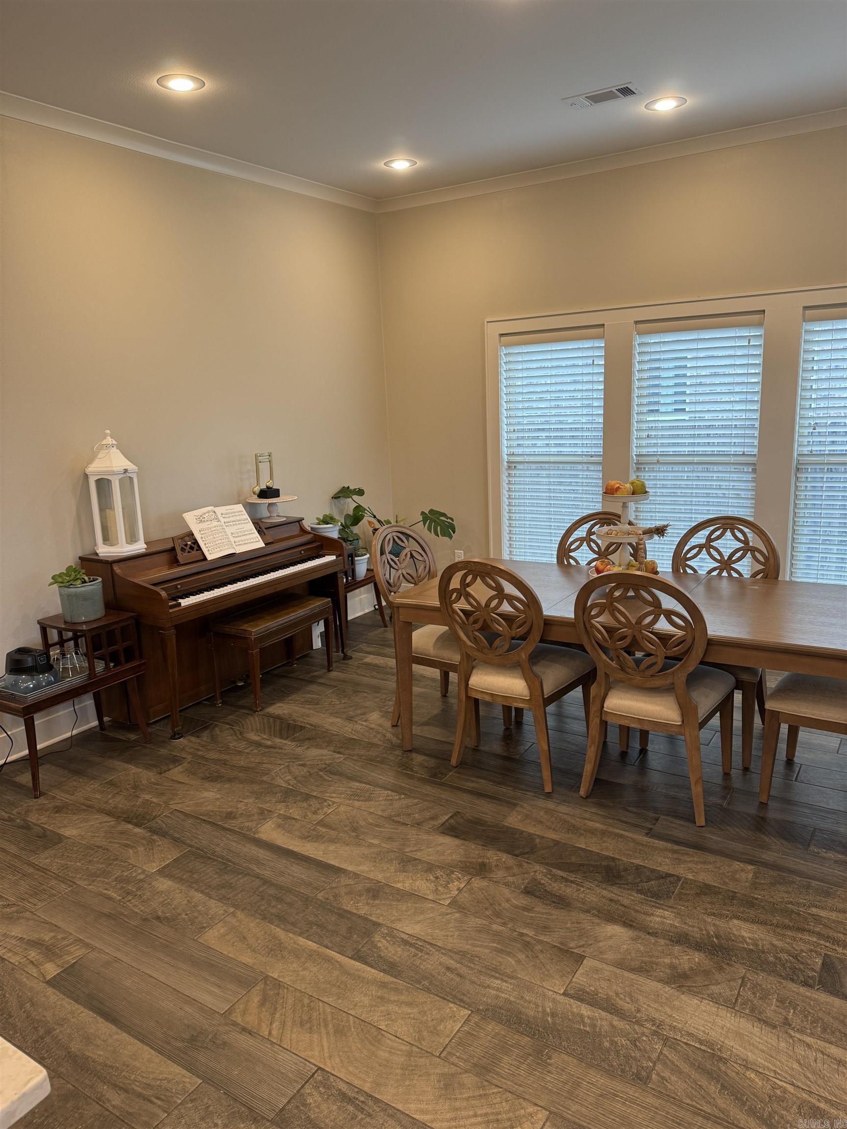 ROBYNMAR - Residential