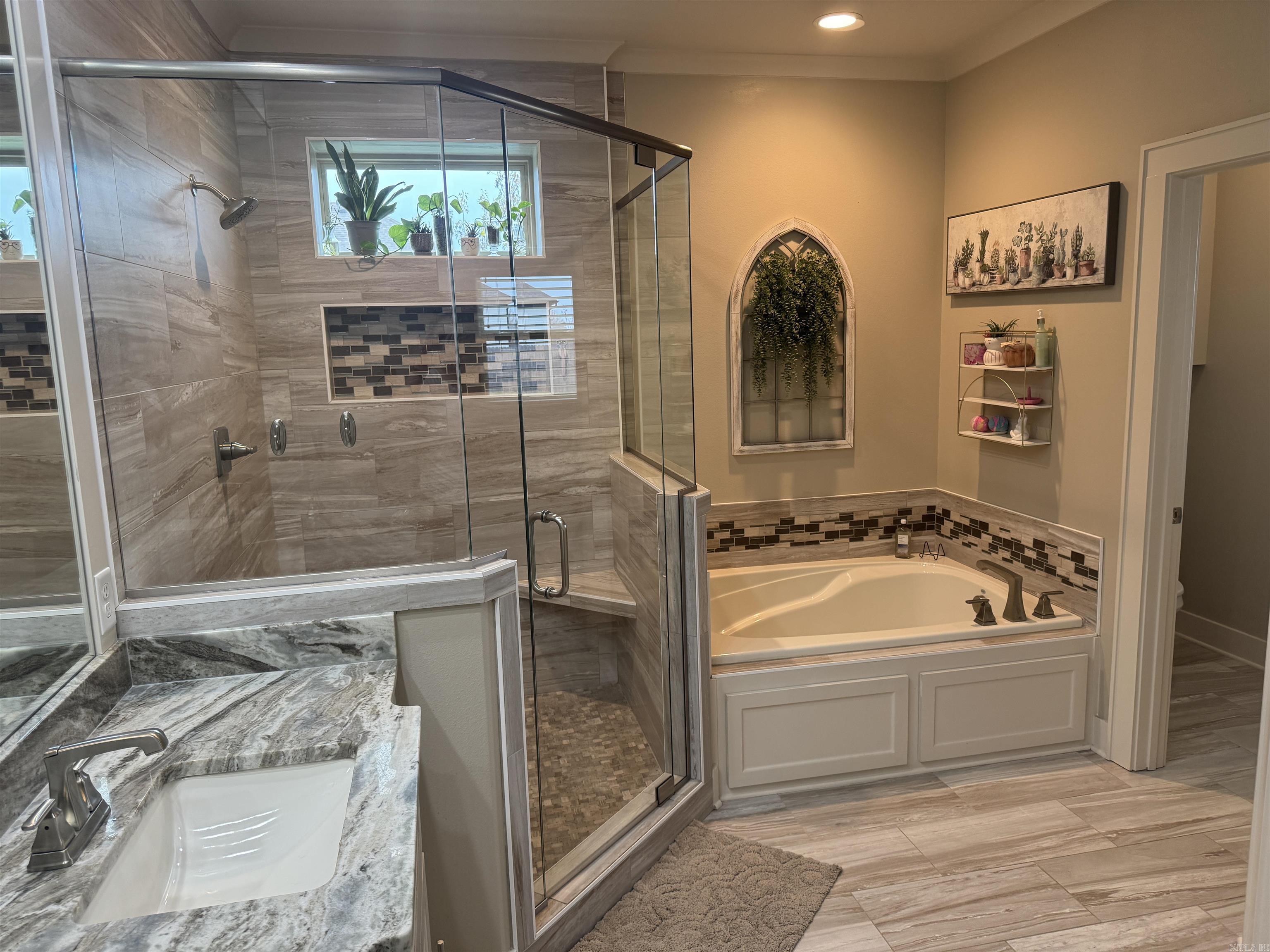 ROBYNMAR - Residential