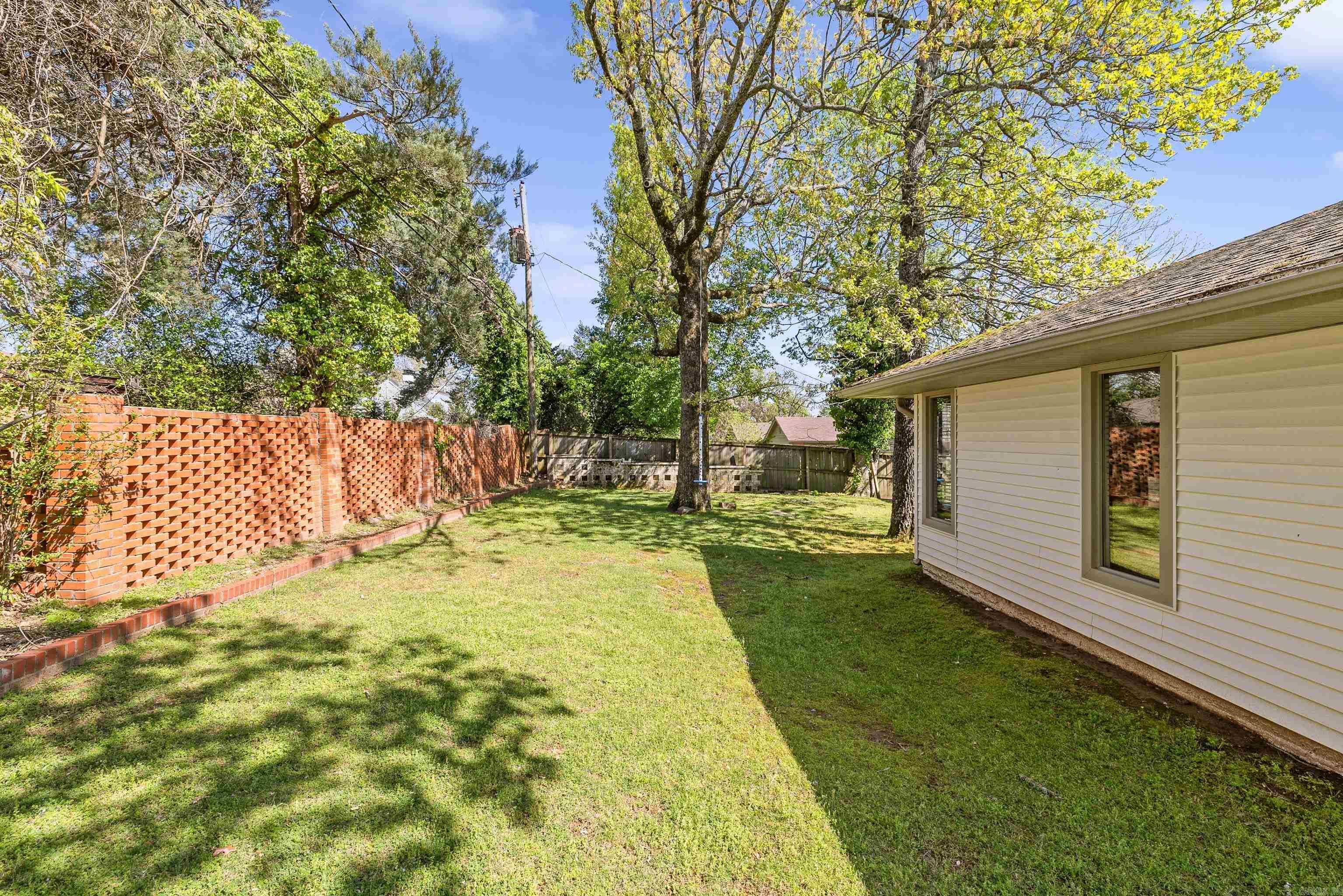 KINGWOOD PLACE - Residential