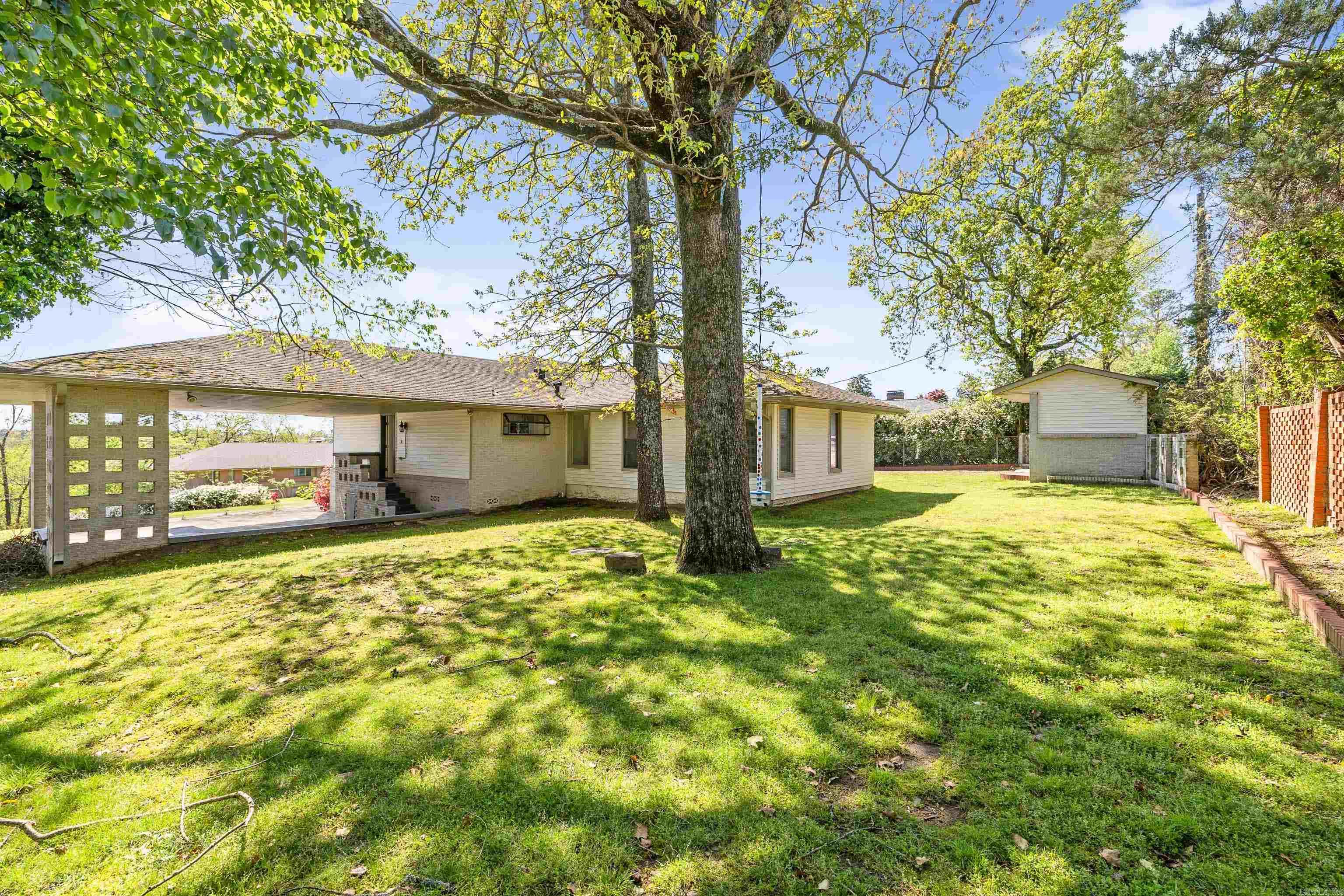 KINGWOOD PLACE - Residential