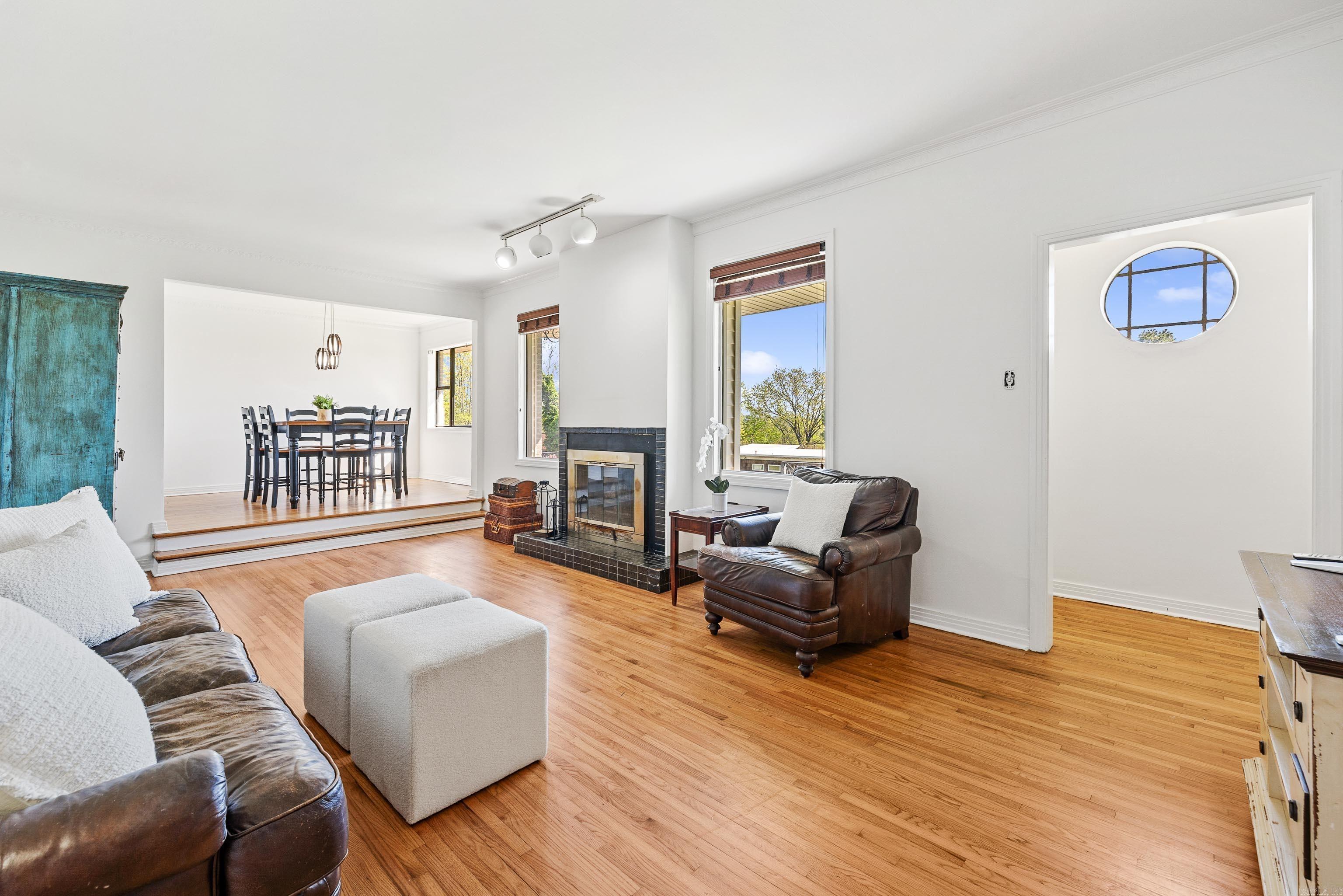 KINGWOOD PLACE - Residential