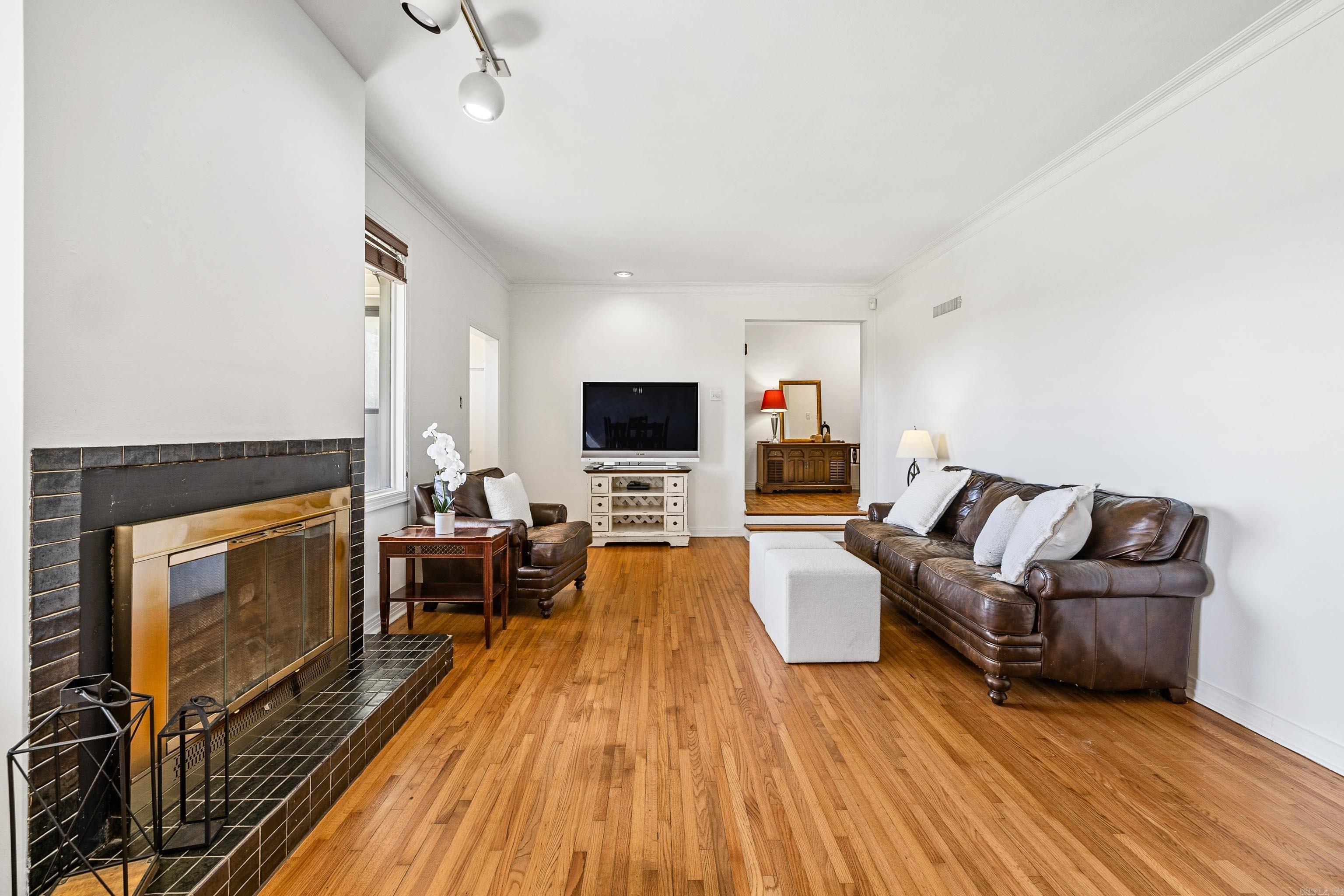 KINGWOOD PLACE - Residential